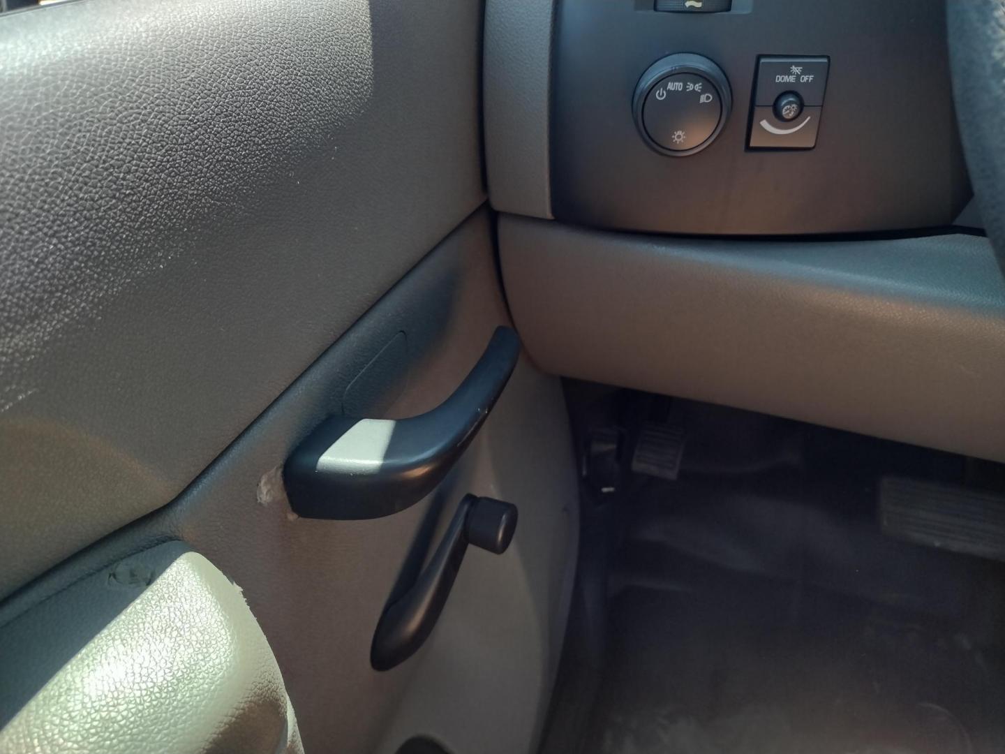 2013 WHITE /Gray Chevrolet Silverado 2500HD Work Truck Ext. Cab 4WD (1GC2KVCB1DZ) with an 6.0L V8 OHV 16V CNG engine, 6-Speed Automatic transmission, located at 17760 Hwy 62, Morris, OK, 74445, (918) 733-4887, 35.609104, -95.877060 - 2013 CHEVY SILVERADO 4WD WITH THE 6.0L V8 ENGINE. THIS TRUCK FEATURES MANUAL WINDOWS, MANUAL LOCKS, MANUAL MIRRORS, MANUAL SEATS, LEATHER INTERIOR, CRUSIE CONTROL, TRACTION CONTROL, AND AM/FM RADIO. CAMPER SHELL WITH SHELVES AND CARGO SLIDER, DIMENSIONS INVERTER AND TRAILER HITCH. ONLY 184,332 MILE - Photo#9