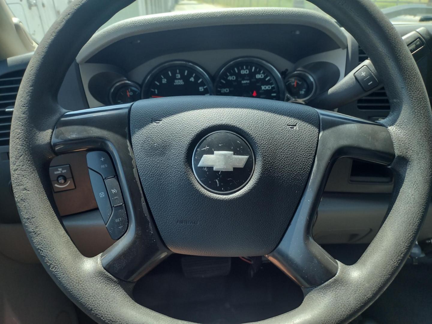 2013 WHITE /Gray Chevrolet Silverado 2500HD Work Truck Ext. Cab 4WD (1GC2KVCB1DZ) with an 6.0L V8 OHV 16V CNG engine, 6-Speed Automatic transmission, located at 17760 Hwy 62, Morris, OK, 74445, (918) 733-4887, 35.609104, -95.877060 - 2013 CHEVY SILVERADO 4WD WITH THE 6.0L V8 ENGINE. THIS TRUCK FEATURES MANUAL WINDOWS, MANUAL LOCKS, MANUAL MIRRORS, MANUAL SEATS, LEATHER INTERIOR, CRUSIE CONTROL, TRACTION CONTROL, AND AM/FM RADIO. CAMPER SHELL WITH SHELVES AND CARGO SLIDER, DIMENSIONS INVERTER AND TRAILER HITCH. ONLY 184,332 MILE - Photo#12