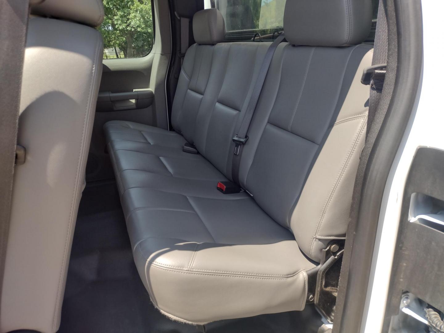 2013 WHITE /Gray Chevrolet Silverado 2500HD Work Truck Ext. Cab 4WD (1GC2KVCB1DZ) with an 6.0L V8 OHV 16V CNG engine, 6-Speed Automatic transmission, located at 17760 Hwy 62, Morris, OK, 74445, (918) 733-4887, 35.609104, -95.877060 - 2013 CHEVY SILVERADO 4WD WITH THE 6.0L V8 ENGINE. THIS TRUCK FEATURES MANUAL WINDOWS, MANUAL LOCKS, MANUAL MIRRORS, MANUAL SEATS, LEATHER INTERIOR, CRUSIE CONTROL, TRACTION CONTROL, AND AM/FM RADIO. CAMPER SHELL WITH SHELVES AND CARGO SLIDER, DIMENSIONS INVERTER AND TRAILER HITCH. ONLY 184,332 MILE - Photo#20
