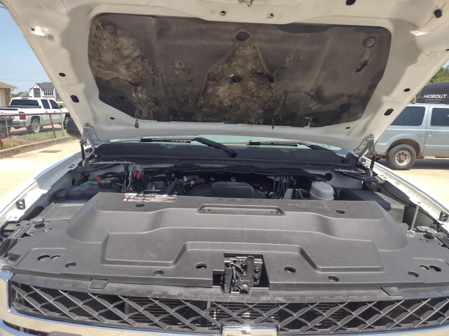 2013 WHITE /Gray Chevrolet Silverado 2500HD Work Truck Ext. Cab 4WD (1GC2KVCB1DZ) with an 6.0L V8 OHV 16V CNG engine, 6-Speed Automatic transmission, located at 17760 Hwy 62, Morris, OK, 74445, (918) 733-4887, 35.609104, -95.877060 - 2013 CHEVY SILVERADO 4WD WITH THE 6.0L V8 ENGINE. THIS TRUCK FEATURES MANUAL WINDOWS, MANUAL LOCKS, MANUAL MIRRORS, MANUAL SEATS, LEATHER INTERIOR, CRUSIE CONTROL, TRACTION CONTROL, AND AM/FM RADIO. CAMPER SHELL WITH SHELVES AND CARGO SLIDER, DIMENSIONS INVERTER AND TRAILER HITCH. ONLY 184,332 MILE - Photo#22