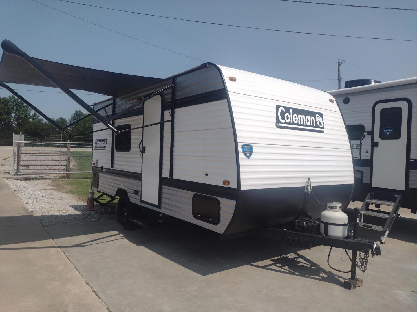 2025 White /TAN Keystone COLEMAN 17R 17R (4YDTCMG19SM) , located at 17760 Hwy 62, Morris, OK, 74445, 35.609104, -95.877060 - GRAB IT WHILE YOU CAN CHECK OUT THIS 2025 KEYSTONE COLEMAN 17R 21FT OVERALL WITH A 8FT POWER AWNING. IN THE FRONT IS A FULL SIZE BED WITH STORAGE UNDER THE BED, OVERHEAD SHELF, WARDROBE CLOSET, AND AC UNIT. IN THE LIVING AND KITCHEN AREA IS A 2 BURNER STOVE (NO OVEN), SINGLE SINK, OVERHEAD CABINETS, - Photo#0