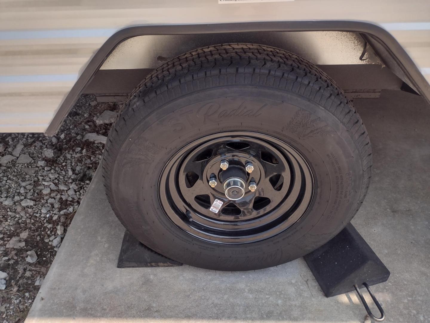 2025 White /TAN Keystone COLEMAN 17R 17R (4YDTCMG19SM) , located at 17760 Hwy 62, Morris, OK, 74445, 35.609104, -95.877060 - GRAB IT WHILE YOU CAN CHECK OUT THIS 2025 KEYSTONE COLEMAN 17R 21FT OVERALL WITH A 8FT POWER AWNING. IN THE FRONT IS A FULL SIZE BED WITH STORAGE UNDER THE BED, OVERHEAD SHELF, WARDROBE CLOSET, AND AC UNIT. IN THE LIVING AND KITCHEN AREA IS A 2 BURNER STOVE (NO OVEN), SINGLE SINK, OVERHEAD CABINETS, - Photo#33