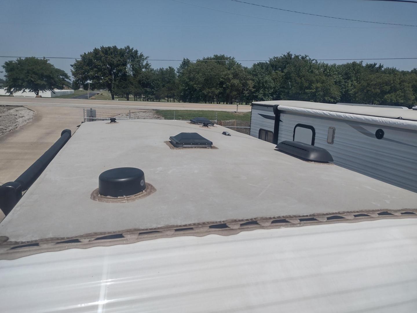 2025 White /TAN Keystone COLEMAN 17R 17R (4YDTCMG19SM) , located at 17760 Hwy 62, Morris, OK, 74445, 35.609104, -95.877060 - GRAB IT WHILE YOU CAN CHECK OUT THIS 2025 KEYSTONE COLEMAN 17R 21FT OVERALL WITH A 8FT POWER AWNING. IN THE FRONT IS A FULL SIZE BED WITH STORAGE UNDER THE BED, OVERHEAD SHELF, WARDROBE CLOSET, AND AC UNIT. IN THE LIVING AND KITCHEN AREA IS A 2 BURNER STOVE (NO OVEN), SINGLE SINK, OVERHEAD CABINETS, - Photo#36