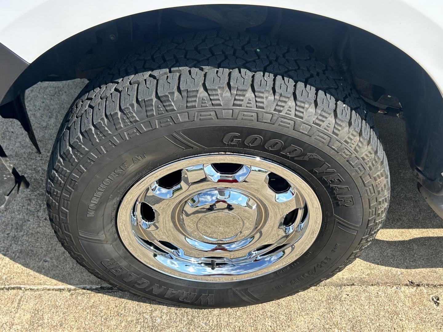 2014 White /Gray Ford F-150 (1FTEX1EM8EK) with an 3.7L V6 DOHC 24V engine, 6-Speed Automatic transmission, located at 17760 Hwy 62, Morris, OK, 74445, (918) 733-4887, 35.609104, -95.877060 - 2014 FORD F-150 4WD WITH 3.7L V6 ENGINE BI-FUEL SYSTEM RUNS ON CNG OR GASOLINE. FEATURES KEYLESS REMOTE ENTRY, POWER LOCKS, POWER WINDOWS, AM/FM STEREO, SIRIUS XM STEREO, CD PLAYER, AUXILLARY PORT, CRUISE CONTROL, TRACTION CONTROL, MULTI-FUNCTIONING STEERING WHEEL CONTROLS, TOOL BOX, AND TRAILER HIT - Photo#26