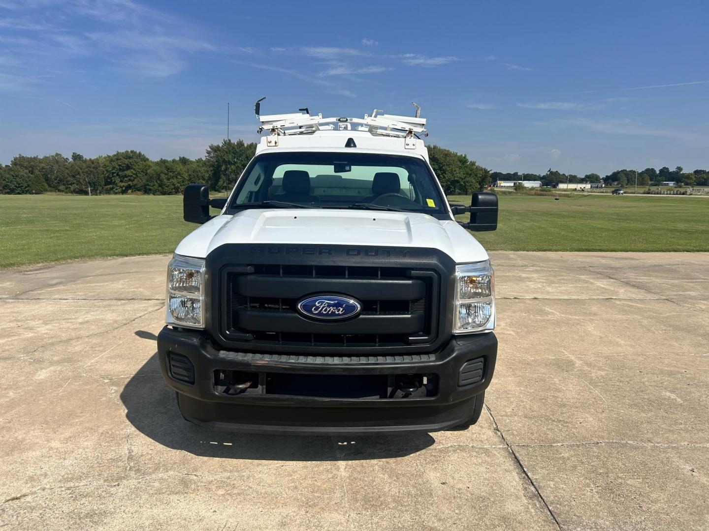 2013 White /Gray Ford F-350 SD (1FDRF3B6XDE) with an 6.2L V8 OHV 16V engine, 6-Speed Automatic transmission, located at 17760 Hwy 62, Morris, OK, 74445, (918) 733-4887, 35.609104, -95.877060 - 2013 FORD F-350 6.2 V8 RWD DEDICATED CNG ONLY RUNS ON COMPRESSED NATURAL GAS AND DOES NOT RUN ON GASOLINE. FEATURES MANUAL SEATS, MANUAL LOCKS, MANUAL WINDOWS, MANUAL MIRRORS, AM/FM STEREO, VINYL SEATS, CRUISE CONTROL, TRACTION CONTROL, FACTORY-EQUIPT TRAILER BREAKS, POWER CONVERTER, GASOLINE CUMMIN - Photo#1