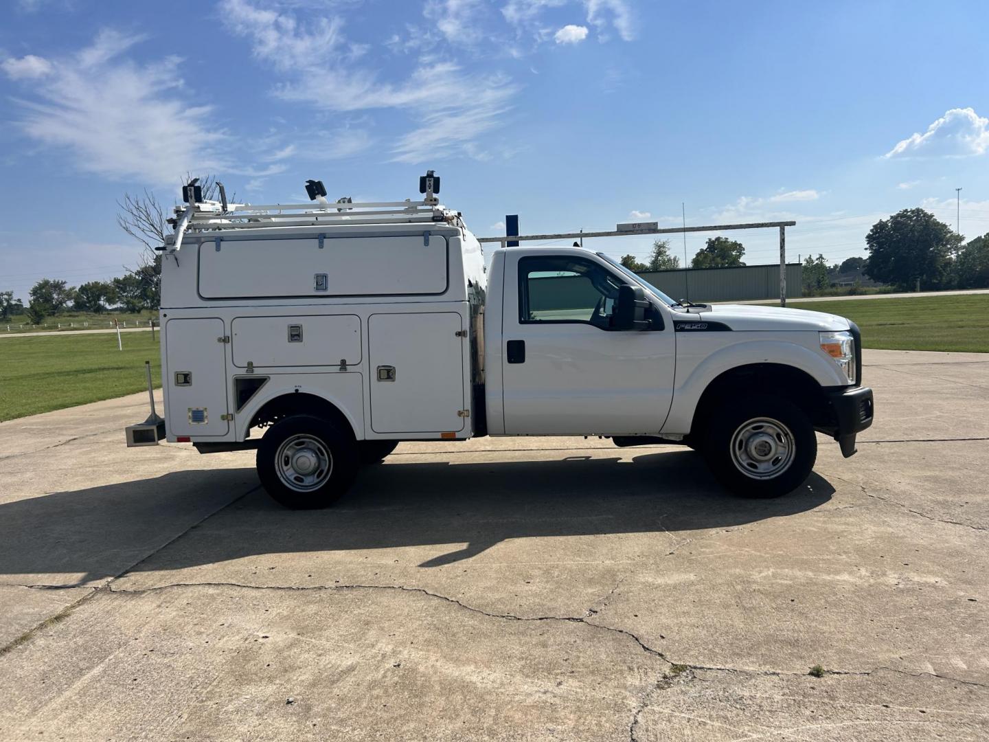 2013 White /Gray Ford F-350 SD (1FDRF3B6XDE) with an 6.2L V8 OHV 16V engine, 6-Speed Automatic transmission, located at 17760 Hwy 62, Morris, OK, 74445, (918) 733-4887, 35.609104, -95.877060 - 2013 FORD F-350 6.2 V8 RWD DEDICATED CNG ONLY RUNS ON COMPRESSED NATURAL GAS AND DOES NOT RUN ON GASOLINE. FEATURES MANUAL SEATS, MANUAL LOCKS, MANUAL WINDOWS, MANUAL MIRRORS, AM/FM STEREO, VINYL SEATS, CRUISE CONTROL, TRACTION CONTROL, FACTORY-EQUIPT TRAILER BREAKS, POWER CONVERTER, GASOLINE CUMMIN - Photo#3