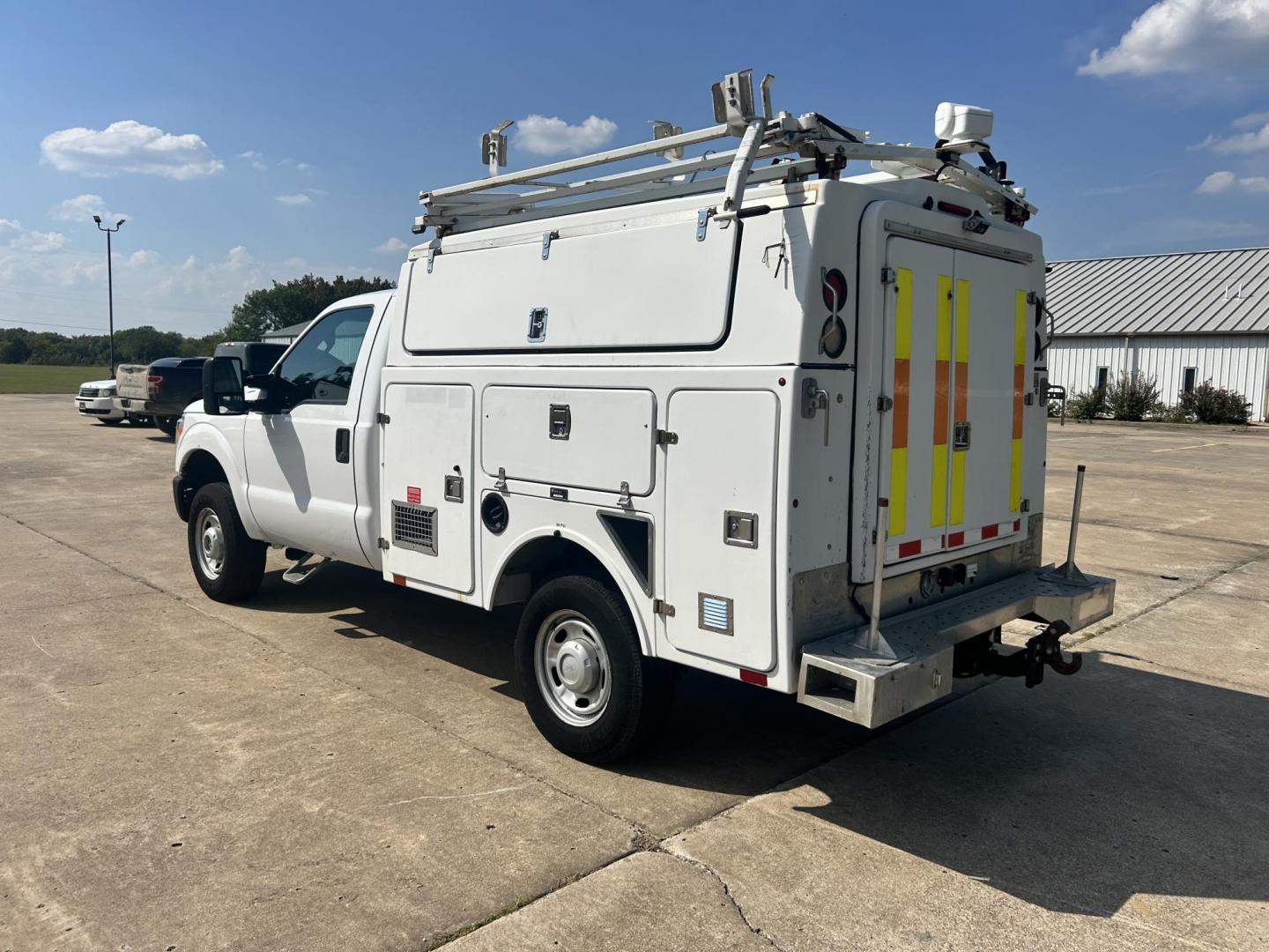 2013 White /Gray Ford F-350 SD (1FDRF3B6XDE) with an 6.2L V8 OHV 16V engine, 6-Speed Automatic transmission, located at 17760 Hwy 62, Morris, OK, 74445, (918) 733-4887, 35.609104, -95.877060 - 2013 FORD F-350 6.2 V8 RWD DEDICATED CNG ONLY RUNS ON COMPRESSED NATURAL GAS AND DOES NOT RUN ON GASOLINE. FEATURES MANUAL SEATS, MANUAL LOCKS, MANUAL WINDOWS, MANUAL MIRRORS, AM/FM STEREO, VINYL SEATS, CRUISE CONTROL, TRACTION CONTROL, FACTORY-EQUIPT TRAILER BREAKS, POWER CONVERTER, GASOLINE CUMMIN - Photo#6