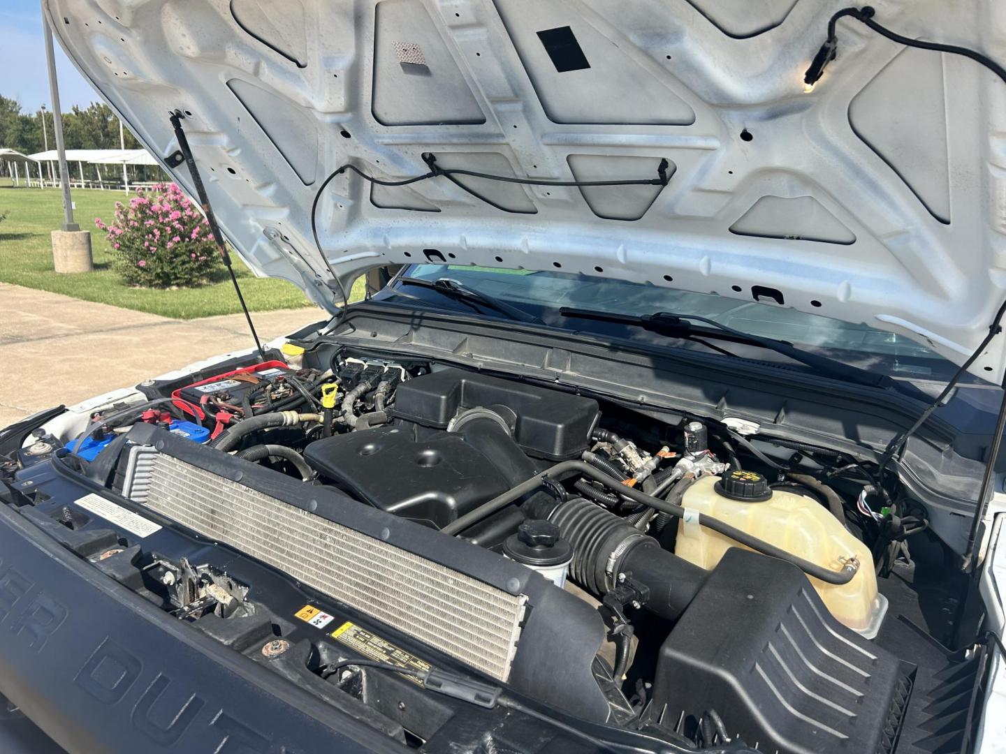 2013 White /Gray Ford F-350 SD (1FDRF3B6XDE) with an 6.2L V8 OHV 16V engine, 6-Speed Automatic transmission, located at 17760 Hwy 62, Morris, OK, 74445, (918) 733-4887, 35.609104, -95.877060 - 2013 FORD F-350 6.2 V8 RWD DEDICATED CNG ONLY RUNS ON COMPRESSED NATURAL GAS AND DOES NOT RUN ON GASOLINE. FEATURES MANUAL SEATS, MANUAL LOCKS, MANUAL WINDOWS, MANUAL MIRRORS, AM/FM STEREO, VINYL SEATS, CRUISE CONTROL, TRACTION CONTROL, FACTORY-EQUIPT TRAILER BREAKS, POWER CONVERTER, GASOLINE CUMMIN - Photo#27