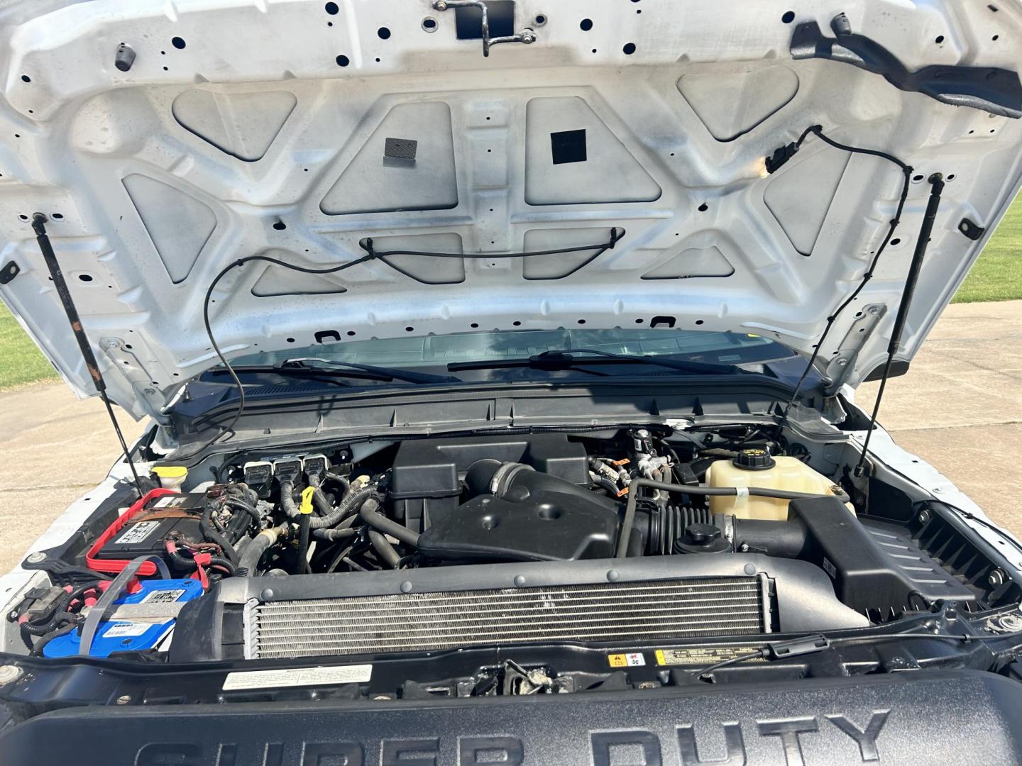 2013 White /Gray Ford F-350 SD (1FDRF3B6XDE) with an 6.2L V8 OHV 16V engine, 6-Speed Automatic transmission, located at 17760 Hwy 62, Morris, OK, 74445, (918) 733-4887, 35.609104, -95.877060 - 2013 FORD F-350 6.2 V8 RWD DEDICATED CNG ONLY RUNS ON COMPRESSED NATURAL GAS AND DOES NOT RUN ON GASOLINE. FEATURES MANUAL SEATS, MANUAL LOCKS, MANUAL WINDOWS, MANUAL MIRRORS, AM/FM STEREO, VINYL SEATS, CRUISE CONTROL, TRACTION CONTROL, FACTORY-EQUIPT TRAILER BREAKS, POWER CONVERTER, GASOLINE CUMMIN - Photo#26