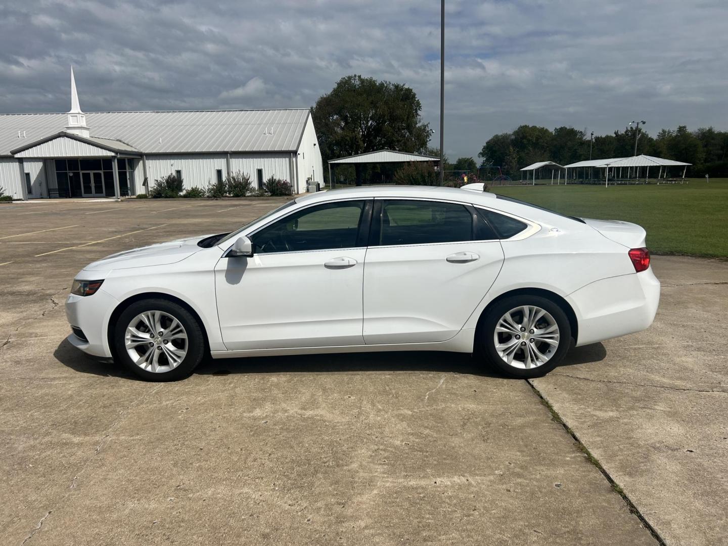 2015 White /BLACK Chevrolet Impala CNG 3LT (2G1135SN2F9) with an 3.6L V6 DOHC 24V CNG engine, 6A transmission, located at 17760 Hwy 62, Morris, OK, 74445, (918) 733-4887, 35.609104, -95.877060 - 2015 CHEVY IMPALA HAS THE 3.6 V6 ENGINE AND IS FWD. THE IMPALA IS A BI-FUEL CAR THAT RUNS ON BOTH CNG (COMPRESSED NATUAL GAS) OR GASOLINE. THIS CAR FEATURES KEYLESS REMOTE START, KEYLESS REMOTE ENTRY, POWER LOCKS, POWER WINDOWS, POWER SEATS, POWER MIRRORS, AM/FM STEREO, CLOTH SEATS, BACK UP CAMERA, - Photo#7
