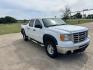 2007 White /TAN GMC Sierra 2500HD SLE1 Crew Cab 4WD (1GTHK23K57F) with an 6.0L V8 16V OHV engine, 6-Speed Automatic Overdrive transmission, located at 17760 Hwy 62, Morris, OK, 74445, (918) 733-4887, 35.609104, -95.877060 - Photo#2