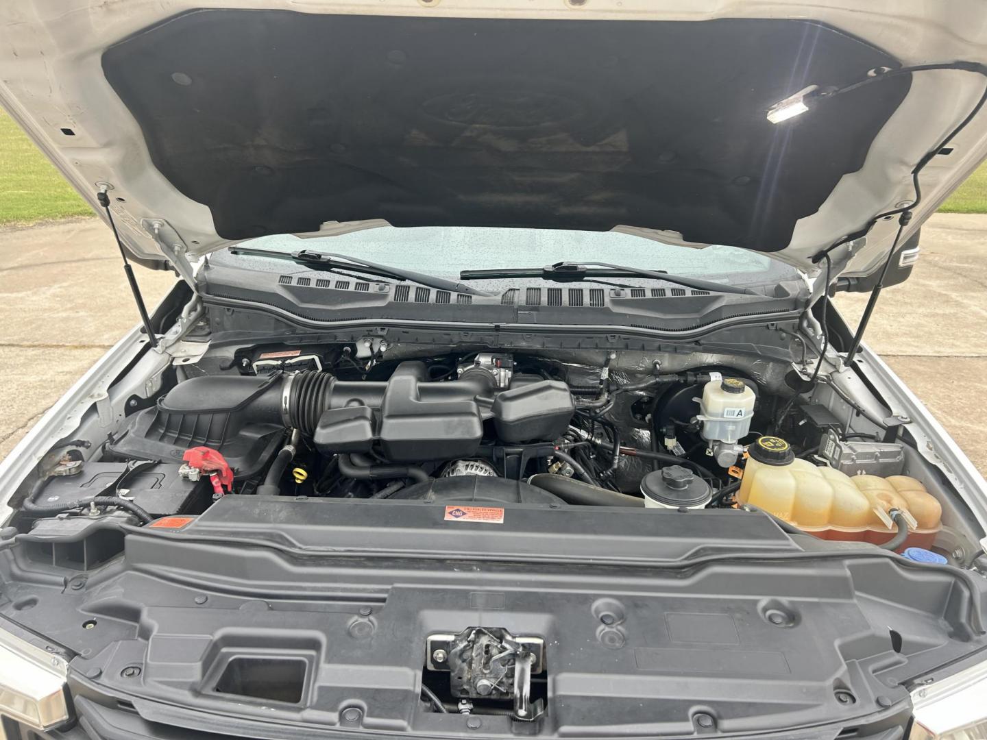 2017 White /Gray Ford F-250 SD XL 2WD (1FDBF2A65HE) with an 6.2L V8 OHV 16V engine, 6A transmission, located at 17760 Hwy 62, Morris, OK, 74445, (918) 733-4887, 35.609104, -95.877060 - 2017 FORD F250 TOOL BED SD 2WD WITH 6.2L V8 ENIGINE. THIS FEATURES KEYLESS ENTRY, POWER LOCKS, POWER WINDOWS,POWER MIRRORS, CLOTH INTERIOR, MANUAL SEATS, AM/FM RADIO, AUX PORT, TRACTION CONTROL, TOOL BED AND TRAILER HITCH. TIRES 245/75R17 AND ONLY 155,006 MILES. THIS IS A BI-FUEL SYSTEM THAT RUNS ON - Photo#18