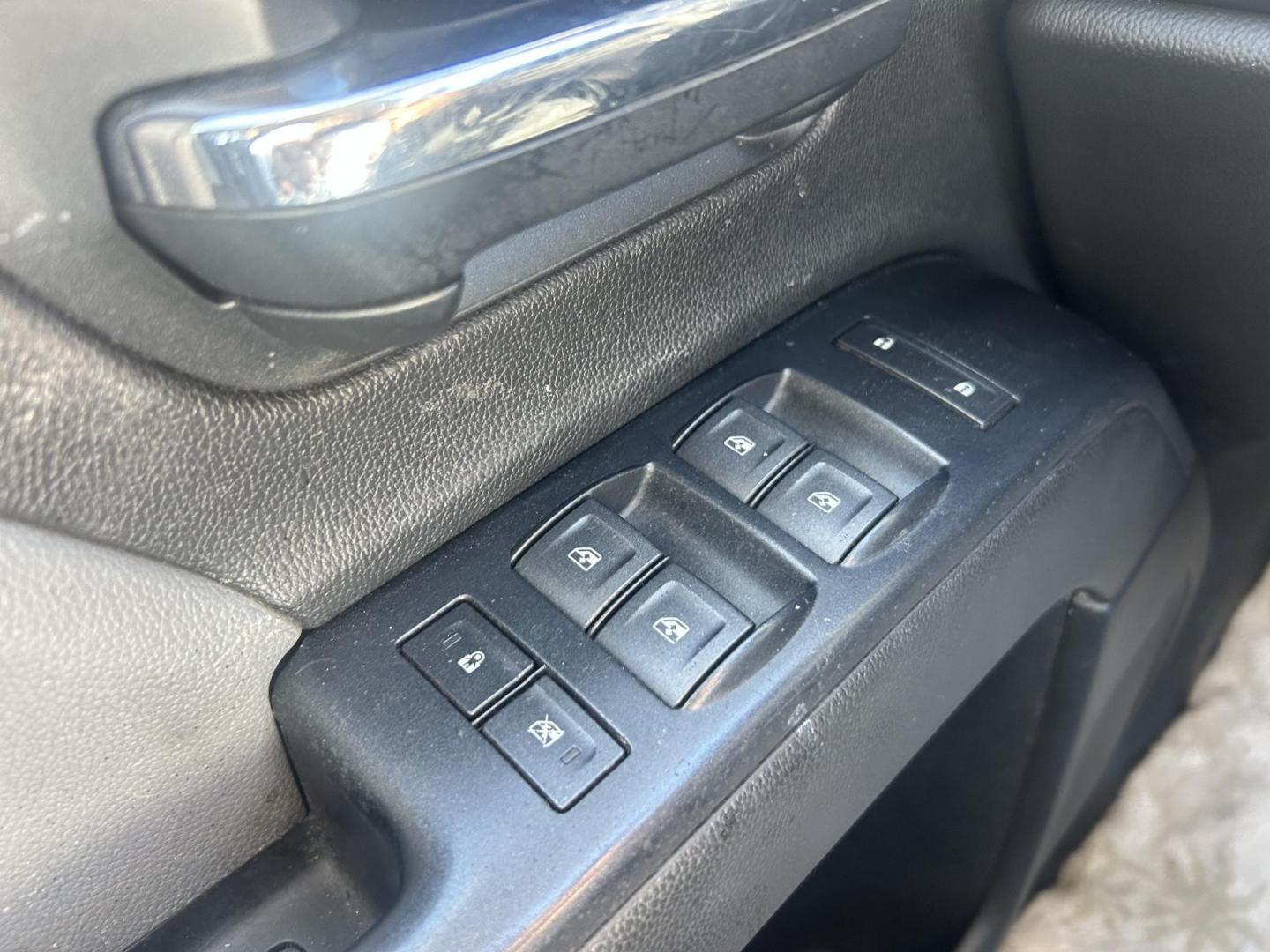 2017 White /Gray Chevrolet Silverado 2500HD Work Truck Double Cab 2WD (1GC2CUEGXHZ) with an 6.0L V8 OHV 16V FFV engine, 6A transmission, located at 17760 Hwy 62, Morris, OK, 74445, (918) 733-4887, 35.609104, -95.877060 - 2017 CHEVY SILVERADO 2500 HD 2WD BI-FUEL SYSTEM THAT RUNS ON CNG OR GASOLINE WITH 6.0L V8 ENIGINE. IT FEATURES POWER LOCKS, POWER WINDOWS, MANUAL SEATS, LEATHER INTERIOR, CRUSIE CONTROL, TRACTION CONTROL, TRAILER BRAKES, AM/FM RADIO, HANDS FREE CALLING, NO BACK SEAT HAS OPEN TOOL BOX, TOOL BED, AN - Photo#9