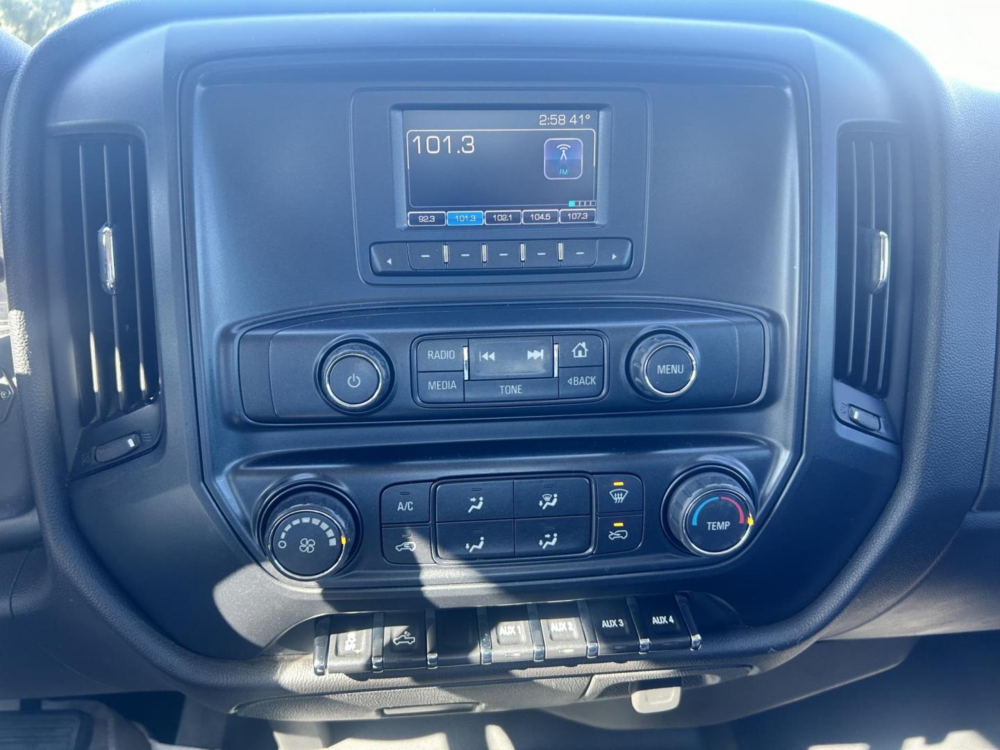 2017 White /Gray Chevrolet Silverado 2500HD Work Truck Double Cab 2WD (1GC2CUEGXHZ) with an 6.0L V8 OHV 16V FFV engine, 6A transmission, located at 17760 Hwy 62, Morris, OK, 74445, (918) 733-4887, 35.609104, -95.877060 - 2017 CHEVY SILVERADO 2500 HD 2WD BI-FUEL SYSTEM THAT RUNS ON CNG OR GASOLINE WITH 6.0L V8 ENIGINE. IT FEATURES POWER LOCKS, POWER WINDOWS, MANUAL SEATS, LEATHER INTERIOR, CRUSIE CONTROL, TRACTION CONTROL, TRAILER BRAKES, AM/FM RADIO, HANDS FREE CALLING, NO BACK SEAT HAS OPEN TOOL BOX, TOOL BED, AN - Photo#13