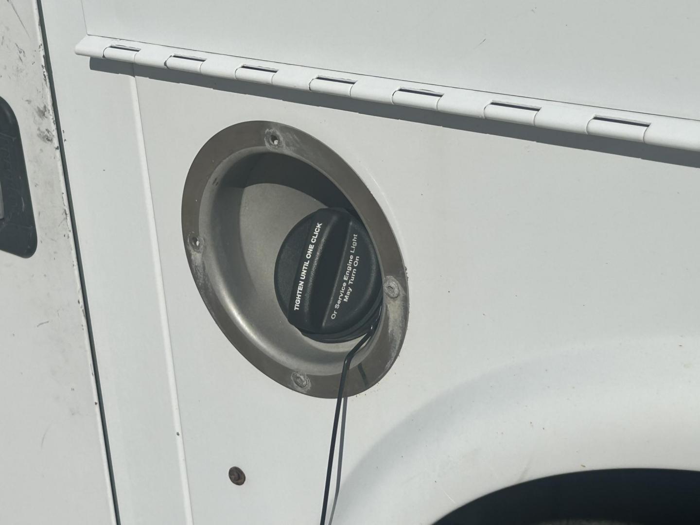 2017 White /Gray Chevrolet Silverado 2500HD Work Truck Double Cab 2WD (1GC2CUEGXHZ) with an 6.0L V8 OHV 16V FFV engine, 6A transmission, located at 17760 Hwy 62, Morris, OK, 74445, (918) 733-4887, 35.609104, -95.877060 - 2017 CHEVY SILVERADO 2500 HD 2WD BI-FUEL SYSTEM THAT RUNS ON CNG OR GASOLINE WITH 6.0L V8 ENIGINE. IT FEATURES POWER LOCKS, POWER WINDOWS, MANUAL SEATS, LEATHER INTERIOR, CRUSIE CONTROL, TRACTION CONTROL, TRAILER BRAKES, AM/FM RADIO, HANDS FREE CALLING, NO BACK SEAT HAS OPEN TOOL BOX, TOOL BED, AN - Photo#18