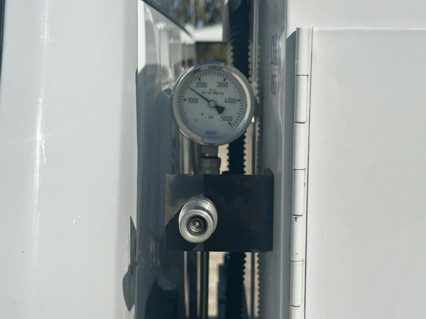 2017 White /Gray Chevrolet Silverado 2500HD Work Truck Double Cab 2WD (1GC2CUEGXHZ) with an 6.0L V8 OHV 16V FFV engine, 6A transmission, located at 17760 Hwy 62, Morris, OK, 74445, (918) 733-4887, 35.609104, -95.877060 - 2017 CHEVY SILVERADO 2500 HD 2WD BI-FUEL SYSTEM THAT RUNS ON CNG OR GASOLINE WITH 6.0L V8 ENIGINE. IT FEATURES POWER LOCKS, POWER WINDOWS, MANUAL SEATS, LEATHER INTERIOR, CRUSIE CONTROL, TRACTION CONTROL, TRAILER BRAKES, AM/FM RADIO, HANDS FREE CALLING, NO BACK SEAT HAS OPEN TOOL BOX, TOOL BED, AN - Photo#19