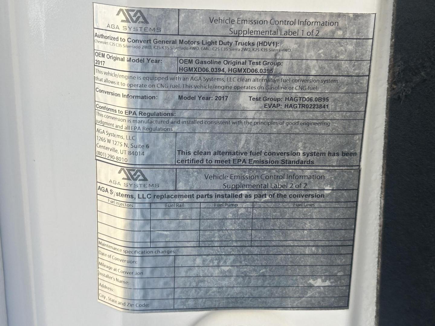 2017 White /Gray Chevrolet Silverado 2500HD Work Truck Double Cab 2WD (1GC2CUEGXHZ) with an 6.0L V8 OHV 16V FFV engine, 6A transmission, located at 17760 Hwy 62, Morris, OK, 74445, (918) 733-4887, 35.609104, -95.877060 - 2017 CHEVY SILVERADO 2500 HD 2WD BI-FUEL SYSTEM THAT RUNS ON CNG OR GASOLINE WITH 6.0L V8 ENIGINE. IT FEATURES POWER LOCKS, POWER WINDOWS, MANUAL SEATS, LEATHER INTERIOR, CRUSIE CONTROL, TRACTION CONTROL, TRAILER BRAKES, AM/FM RADIO, HANDS FREE CALLING, NO BACK SEAT HAS OPEN TOOL BOX, TOOL BED, AN - Photo#25