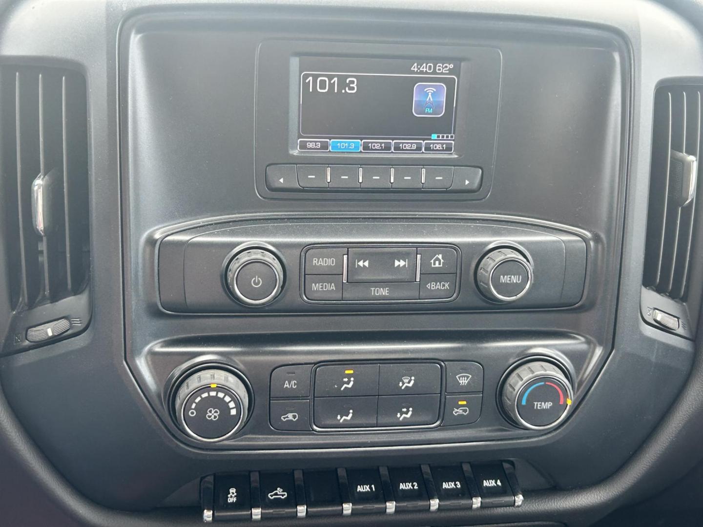 2017 White /Gray Chevrolet Silverado 1500 Work Truck Double Cab 4WD (1GCVKNEC2HZ) with an 5.3L V8 OHV 16V engine, 6A transmission, located at 17760 Hwy 62, Morris, OK, 74445, (918) 733-4887, 35.609104, -95.877060 - 2017 CHEVY SILVERADO 1500 4WD BI-FUEL SYSTEM THAT RUNS ON CNG OR GASOLINE WITH 5.3L V8 ENIGINE. IT FEATURES POWER LOCKS, POWER WINDOWS, MANUAL SEATS, LEATHER INTERIOR, CRUSIE CONTROL, TRACTION CONTROL, AM/FM RADIO, HANDS FREE CALLING, AND BACKUP CAMERA. ONLY 175,381 MILES WITH 265/70R17 TIRES. THIS - Photo#11