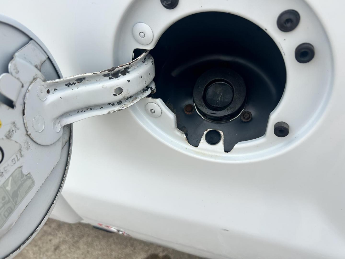 2017 White /Gray Chevrolet Silverado 1500 Work Truck Double Cab 4WD (1GCVKNEC2HZ) with an 5.3L V8 OHV 16V engine, 6A transmission, located at 17760 Hwy 62, Morris, OK, 74445, (918) 733-4887, 35.609104, -95.877060 - 2017 CHEVY SILVERADO 1500 4WD BI-FUEL SYSTEM THAT RUNS ON CNG OR GASOLINE WITH 5.3L V8 ENIGINE. IT FEATURES POWER LOCKS, POWER WINDOWS, MANUAL SEATS, LEATHER INTERIOR, CRUSIE CONTROL, TRACTION CONTROL, AM/FM RADIO, HANDS FREE CALLING, AND BACKUP CAMERA. ONLY 175,381 MILES WITH 265/70R17 TIRES. THIS - Photo#19