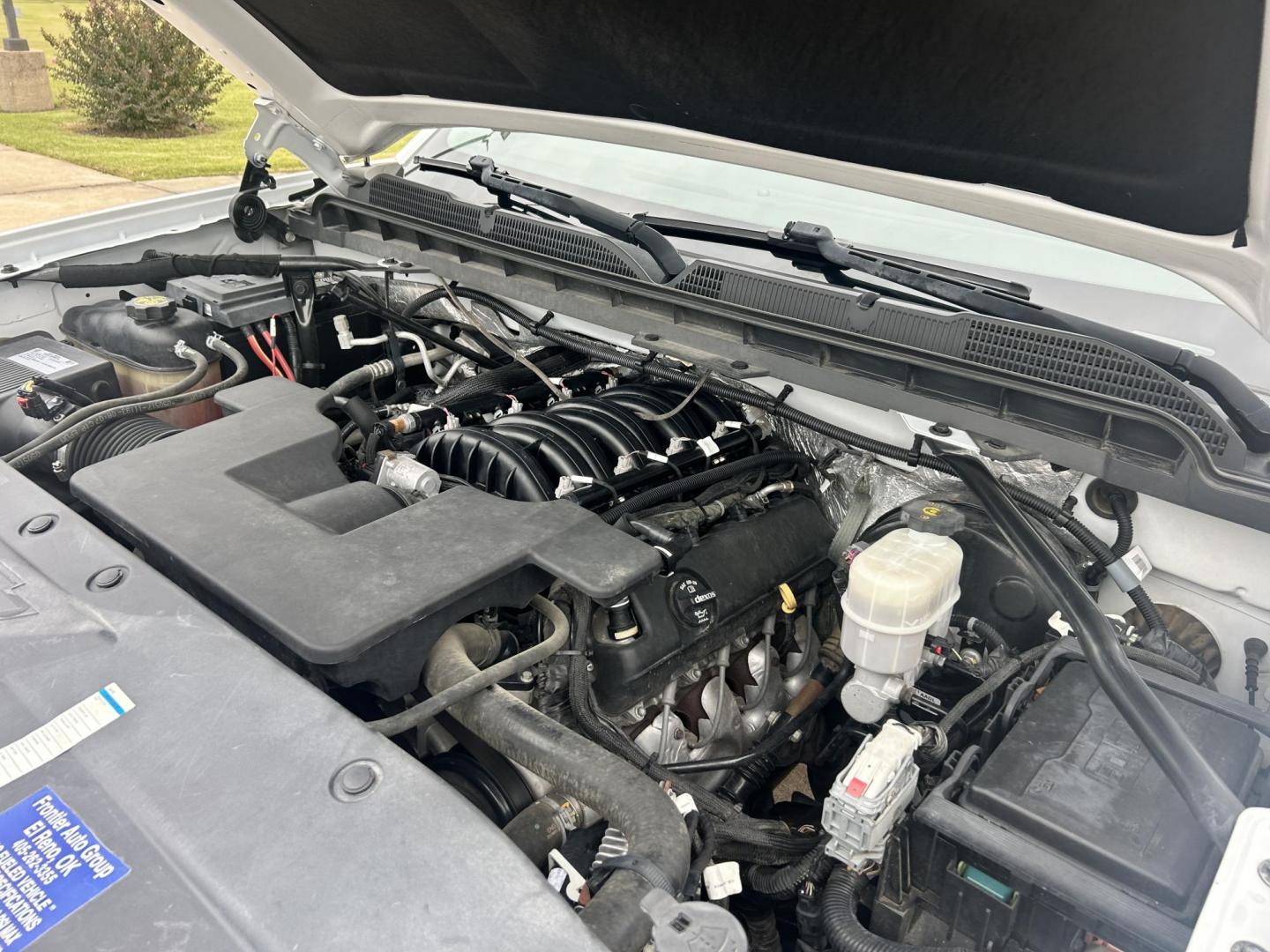 2017 White /Gray Chevrolet Silverado 1500 Work Truck Double Cab 4WD (1GCVKNEC2HZ) with an 5.3L V8 OHV 16V engine, 6A transmission, located at 17760 Hwy 62, Morris, OK, 74445, (918) 733-4887, 35.609104, -95.877060 - 2017 CHEVY SILVERADO 1500 4WD BI-FUEL SYSTEM THAT RUNS ON CNG OR GASOLINE WITH 5.3L V8 ENIGINE. IT FEATURES POWER LOCKS, POWER WINDOWS, MANUAL SEATS, LEATHER INTERIOR, CRUSIE CONTROL, TRACTION CONTROL, AM/FM RADIO, HANDS FREE CALLING, AND BACKUP CAMERA. ONLY 175,381 MILES WITH 265/70R17 TIRES. THIS - Photo#21