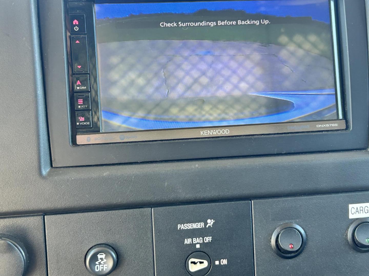 2012 White /Gray GMC Savana Cargo (1GTW7FFB5C1) with an 6.0L V8 OHV 16V CNG engine, 6-Speed Automatic transmission, located at 17760 Hwy 62, Morris, OK, 74445, (918) 733-4887, 35.609104, -95.877060 - 2012 GMC SAVANA CARGO VAN RWD WITH THE 6.0L V8 ENGINE DEDICATED CNG ONLY RUNS ON COMPRESSED NATURAL GAS. IT FEATURES POWER LOCKS, POWER WINDOWS, POWER MIRRORS, CLOTH INTERIOR, MANUAL SEATS, CRUISE CONTROL, TRACTION CONTROL, HAUL MODE, AM/FM RADIO, SPLIT SWING-OUT SIDE DOORS AND BACK DOORS, AND TIRE - Photo#12