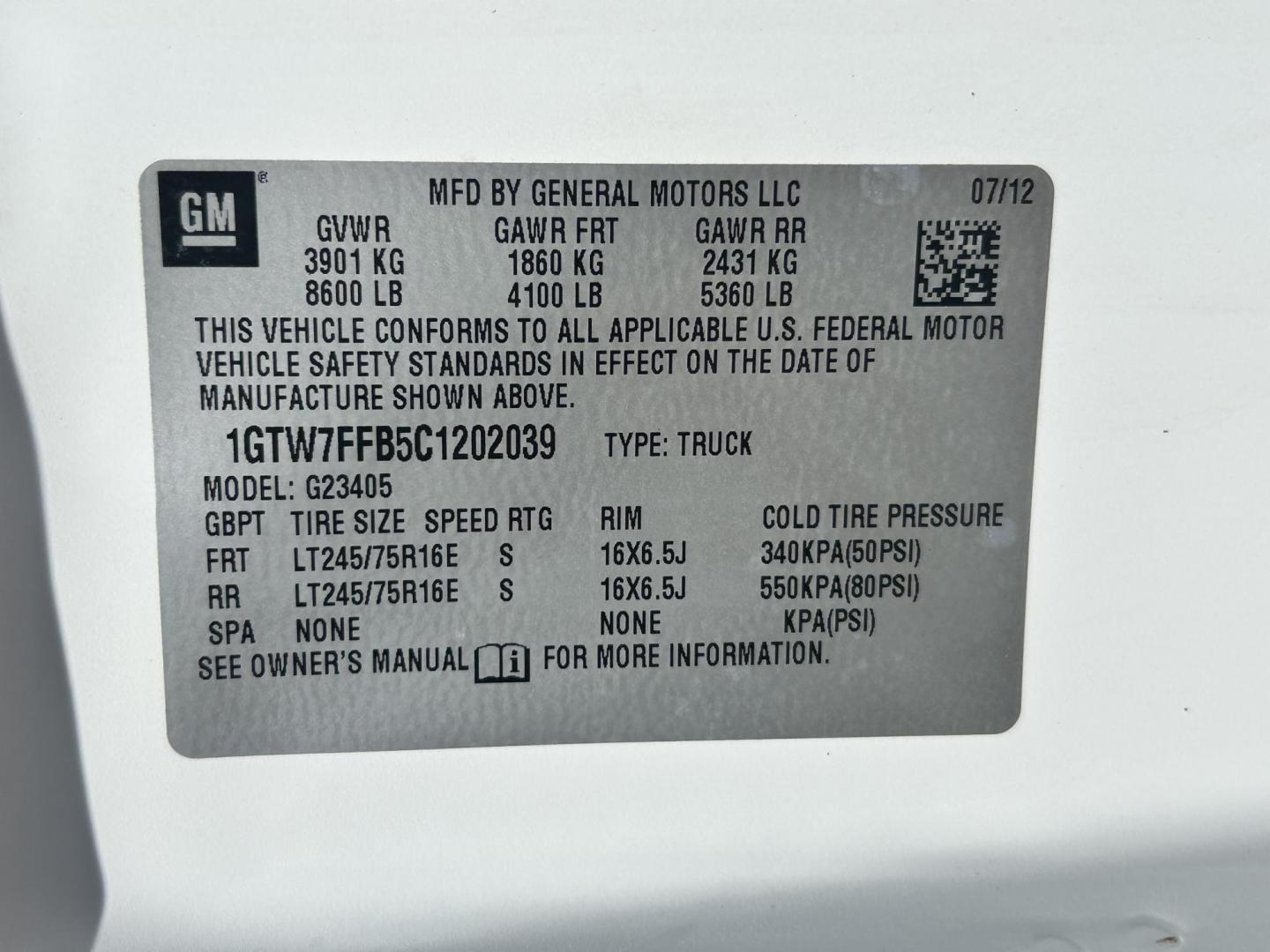 2012 White /Gray GMC Savana Cargo (1GTW7FFB5C1) with an 6.0L V8 OHV 16V CNG engine, 6-Speed Automatic transmission, located at 17760 Hwy 62, Morris, OK, 74445, (918) 733-4887, 35.609104, -95.877060 - 2012 GMC SAVANA CARGO VAN RWD WITH THE 6.0L V8 ENGINE DEDICATED CNG ONLY RUNS ON COMPRESSED NATURAL GAS. IT FEATURES POWER LOCKS, POWER WINDOWS, POWER MIRRORS, CLOTH INTERIOR, MANUAL SEATS, CRUISE CONTROL, TRACTION CONTROL, HAUL MODE, AM/FM RADIO, SPLIT SWING-OUT SIDE DOORS AND BACK DOORS, AND TIRE - Photo#23