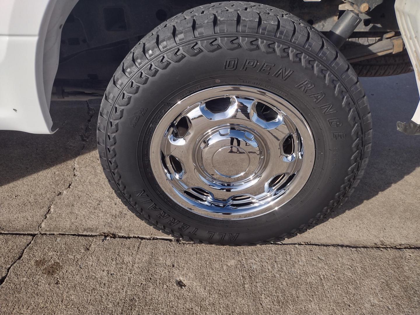 2016 White /Gray Ford F-150 XLT 4WD (1FTEW1EF1GK) with an 5.0L V8 engine, 6A transmission, located at 17760 Hwy 62, Morris, OK, 74445, (918) 733-4887, 35.609104, -95.877060 - 2016 FORD F150 XLT 4WD BI-FUEL SYSTEM RUNS ON CNG (COMPRESSED NATURAL GAS) OR GASOLINE WITH THE 5.0L V8 ENIGINE. FEATURES KEYLESS ENTRY, POWER LOCKS, POWER WINDOWS, POWER MIRRORS, CLOTH INTERIOR, MANUAL SEATS, AM/FM RADIO, CD PLAYER, HANDS FREE CALLING, BACKUP CAMERA, CRUISE CONTROL, TRACTION CONTRO - Photo#25