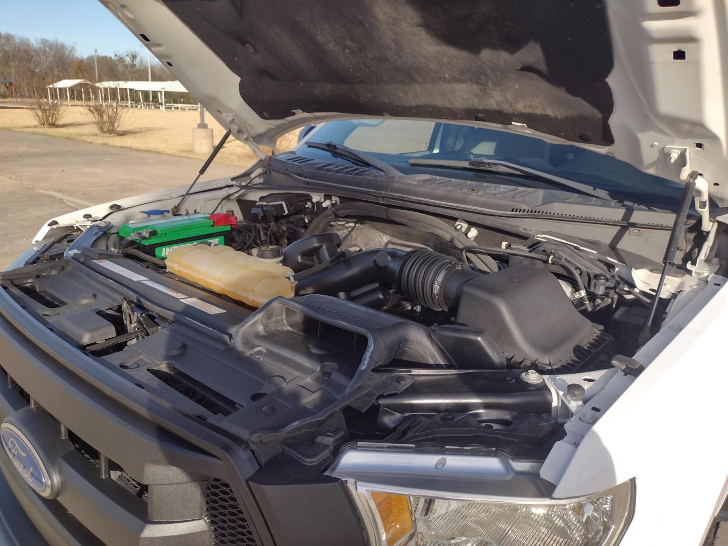 2016 White /Gray Ford F-150 XLT 4WD (1FTEW1EF1GK) with an 5.0L V8 engine, 6A transmission, located at 17760 Hwy 62, Morris, OK, 74445, (918) 733-4887, 35.609104, -95.877060 - 2016 FORD F150 XLT 4WD BI-FUEL SYSTEM RUNS ON CNG (COMPRESSED NATURAL GAS) OR GASOLINE WITH THE 5.0L V8 ENIGINE. FEATURES KEYLESS ENTRY, POWER LOCKS, POWER WINDOWS, POWER MIRRORS, CLOTH INTERIOR, MANUAL SEATS, AM/FM RADIO, CD PLAYER, HANDS FREE CALLING, BACKUP CAMERA, CRUISE CONTROL, TRACTION CONTRO - Photo#29