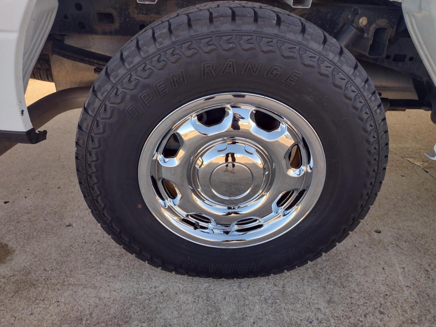 2016 White /Gray Ford F-150 XLT 4WD (1FTEW1EF1GK) with an 5.0L V8 engine, 6A transmission, located at 17760 Hwy 62, Morris, OK, 74445, (918) 733-4887, 35.609104, -95.877060 - 2016 FORD F150 XLT 4WD BI-FUEL SYSTEM RUNS ON CNG (COMPRESSED NATURAL GAS) OR GASOLINE WITH THE 5.0L V8 ENIGINE. FEATURES KEYLESS ENTRY, POWER LOCKS, POWER WINDOWS, POWER MIRRORS, CLOTH INTERIOR, MANUAL SEATS, AM/FM RADIO, CD PLAYER, HANDS FREE CALLING, BACKUP CAMERA, CRUISE CONTROL, TRACTION CONTRO - Photo#28