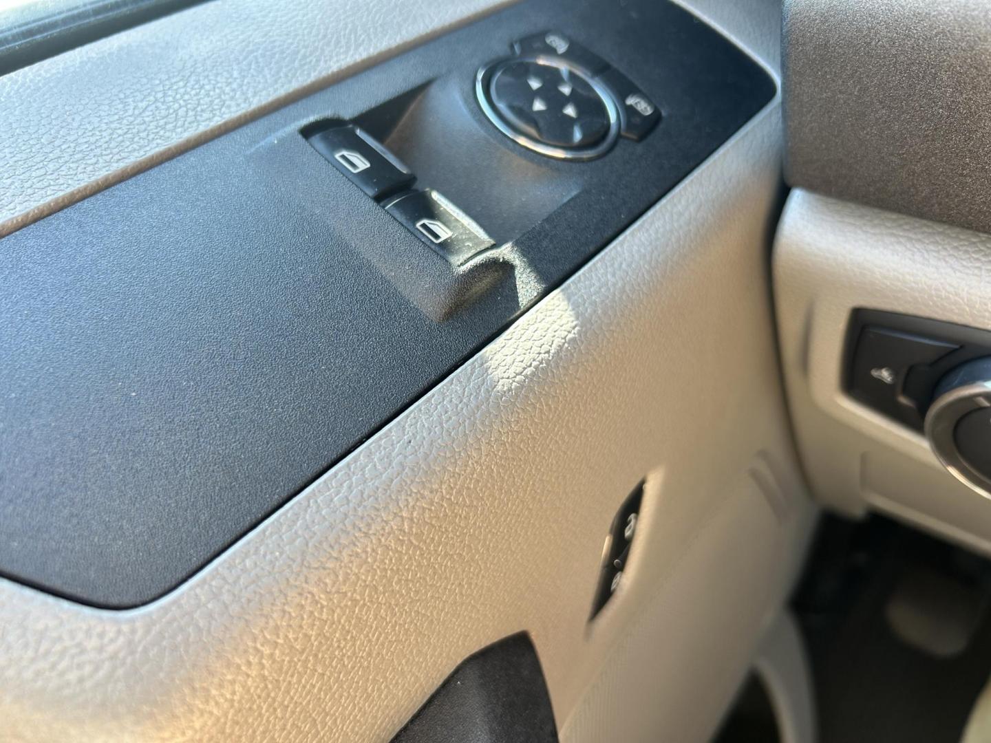 2017 White /Gray Ford F-250 SD 2WD (1FDBF2A67HE) with an 6.2L V8 OHV 16V engine, 6A transmission, located at 17760 Hwy 62, Morris, OK, 74445, (918) 733-4887, 35.609104, -95.877060 - 2017 FORD F250 TOOL BED SD 2WD WITH 6.2L V8 ENIGINE. THIS FEATURES KEYLESS ENTRY, POWER LOCKS, POWER WINDOWS,POWER MIRRORS, CLOTH INTERIOR, MANUAL SEATS, AM/FM RADIO, AUX PORT, TRACTION CONTROL, TOOL BED AND TRAILER HITCH. TIRES 245/75R17 AND ONLY 145,448 MILES. THIS IS A BI-FUEL SYSTEM THAT RUNS ON - Photo#9