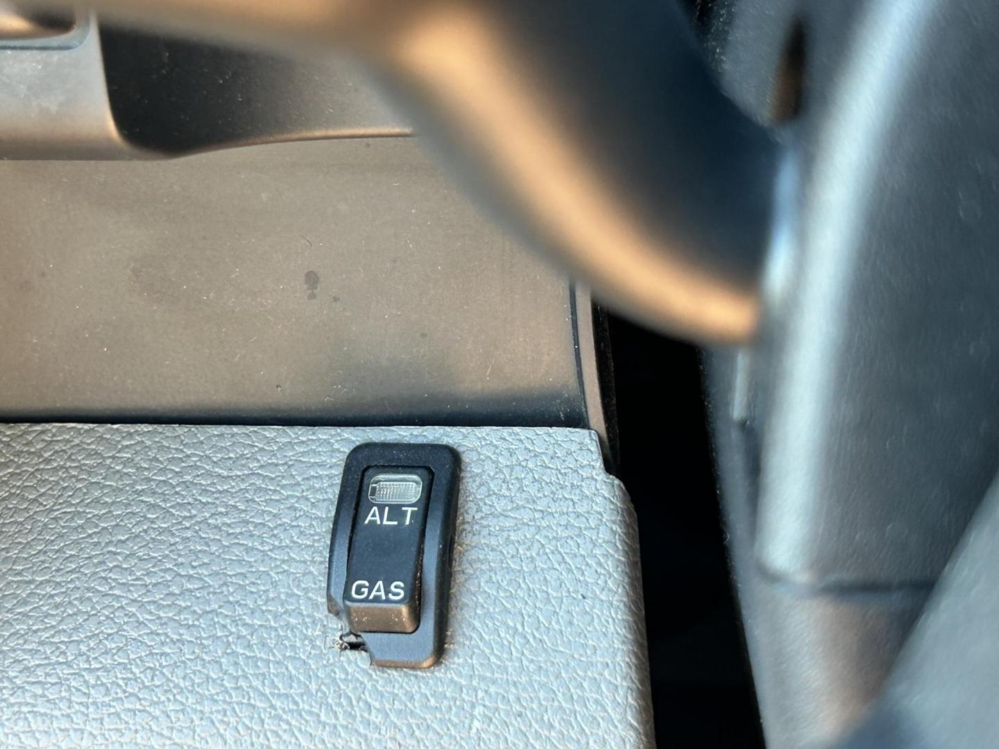 2017 White /Gray Ford F-250 SD 2WD (1FDBF2A67HE) with an 6.2L V8 OHV 16V engine, 6A transmission, located at 17760 Hwy 62, Morris, OK, 74445, (918) 733-4887, 35.609104, -95.877060 - 2017 FORD F250 TOOL BED SD 2WD WITH 6.2L V8 ENIGINE. THIS FEATURES KEYLESS ENTRY, POWER LOCKS, POWER WINDOWS,POWER MIRRORS, CLOTH INTERIOR, MANUAL SEATS, AM/FM RADIO, AUX PORT, TRACTION CONTROL, TOOL BED AND TRAILER HITCH. TIRES 245/75R17 AND ONLY 145,448 MILES. THIS IS A BI-FUEL SYSTEM THAT RUNS ON - Photo#12