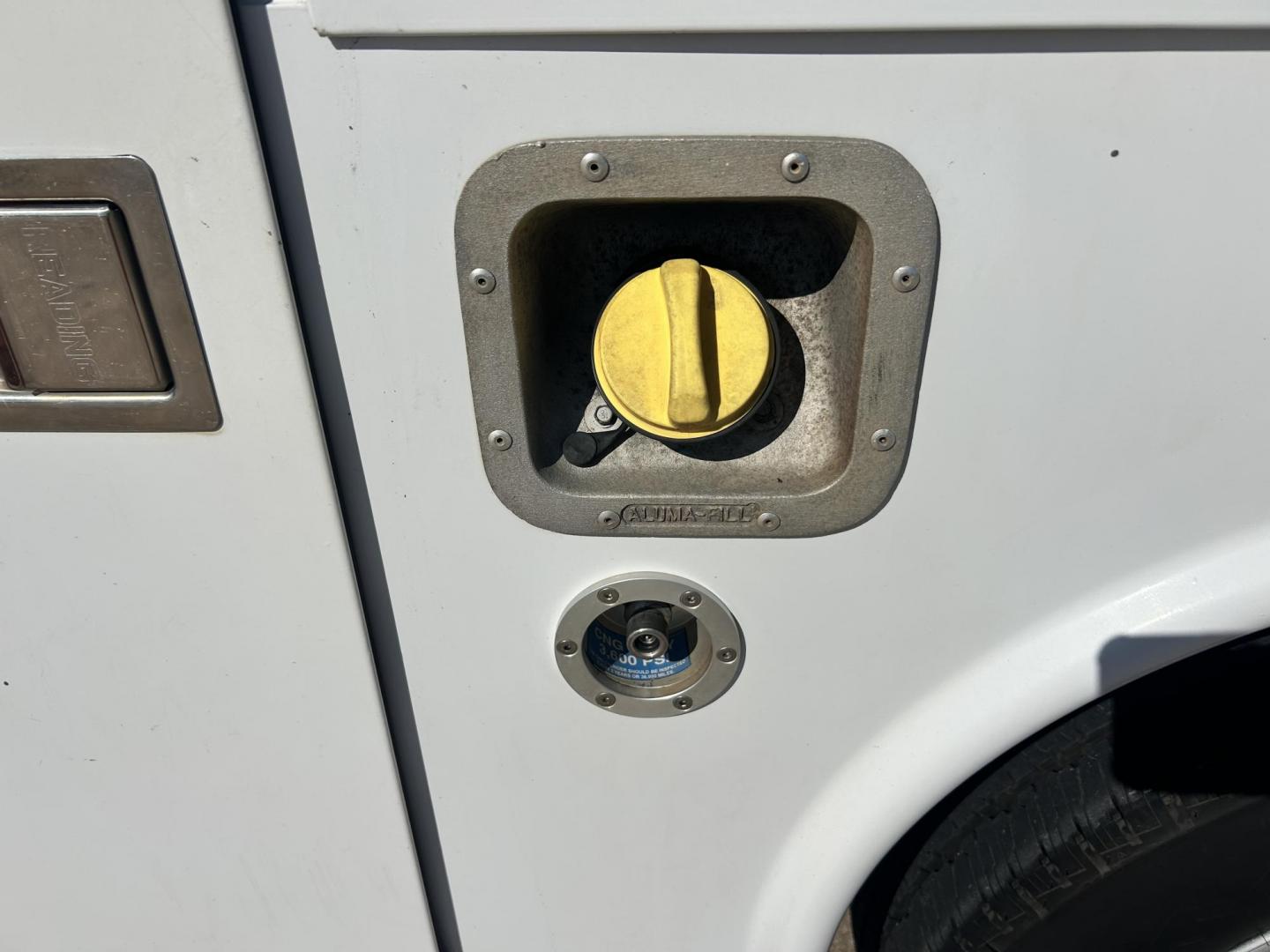 2017 White /Gray Ford F-250 SD 2WD (1FDBF2A67HE) with an 6.2L V8 OHV 16V engine, 6A transmission, located at 17760 Hwy 62, Morris, OK, 74445, (918) 733-4887, 35.609104, -95.877060 - 2017 FORD F250 TOOL BED SD 2WD WITH 6.2L V8 ENIGINE. THIS FEATURES KEYLESS ENTRY, POWER LOCKS, POWER WINDOWS,POWER MIRRORS, CLOTH INTERIOR, MANUAL SEATS, AM/FM RADIO, AUX PORT, TRACTION CONTROL, TOOL BED AND TRAILER HITCH. TIRES 245/75R17 AND ONLY 145,448 MILES. THIS IS A BI-FUEL SYSTEM THAT RUNS ON - Photo#18