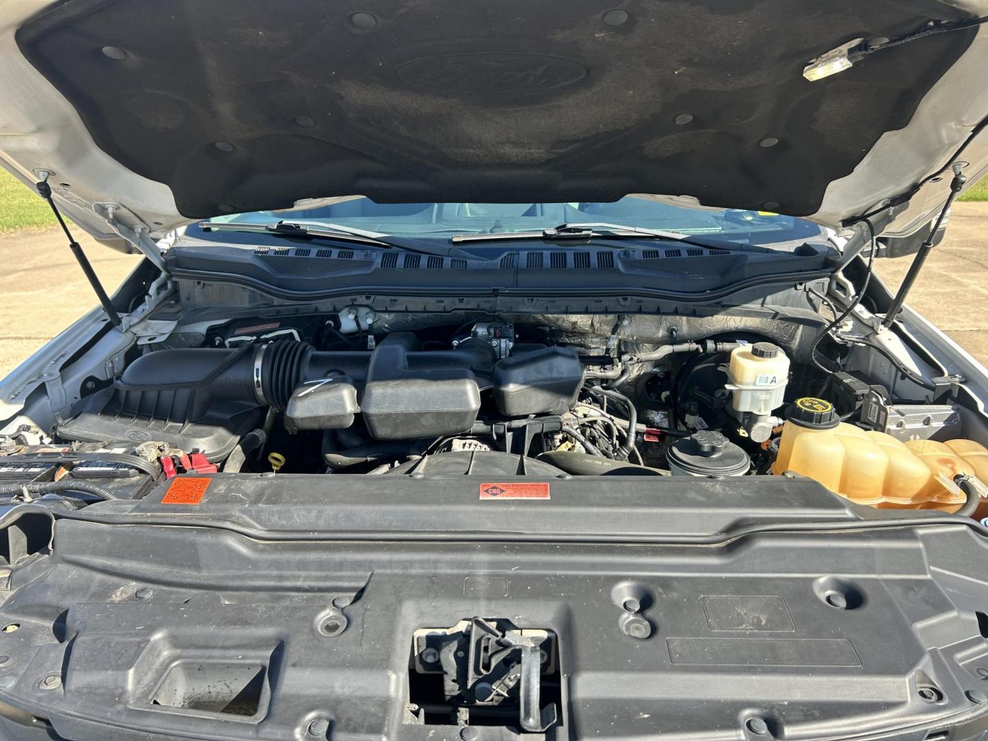 2017 White /Gray Ford F-250 SD 2WD (1FDBF2A67HE) with an 6.2L V8 OHV 16V engine, 6A transmission, located at 17760 Hwy 62, Morris, OK, 74445, (918) 733-4887, 35.609104, -95.877060 - 2017 FORD F250 TOOL BED SD 2WD WITH 6.2L V8 ENIGINE. THIS FEATURES KEYLESS ENTRY, POWER LOCKS, POWER WINDOWS,POWER MIRRORS, CLOTH INTERIOR, MANUAL SEATS, AM/FM RADIO, AUX PORT, TRACTION CONTROL, TOOL BED AND TRAILER HITCH. TIRES 245/75R17 AND ONLY 145,448 MILES. THIS IS A BI-FUEL SYSTEM THAT RUNS ON - Photo#19