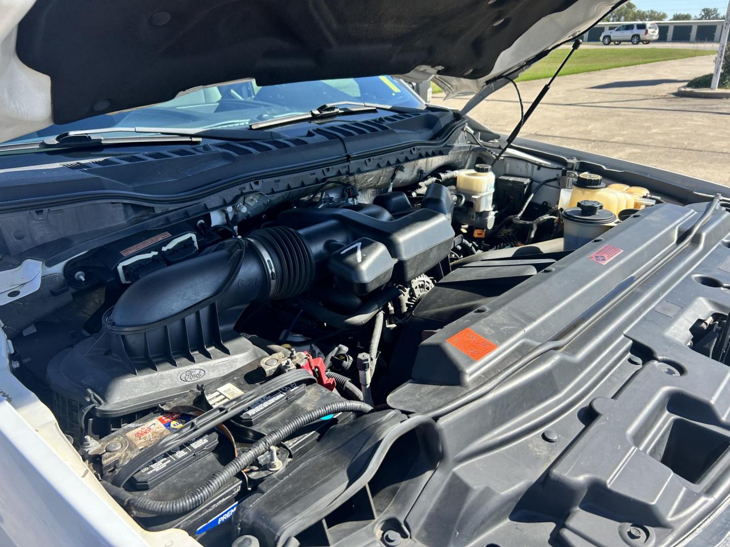 2017 White /Gray Ford F-250 SD 2WD (1FDBF2A67HE) with an 6.2L V8 OHV 16V engine, 6A transmission, located at 17760 Hwy 62, Morris, OK, 74445, (918) 733-4887, 35.609104, -95.877060 - 2017 FORD F250 TOOL BED SD 2WD WITH 6.2L V8 ENIGINE. THIS FEATURES KEYLESS ENTRY, POWER LOCKS, POWER WINDOWS,POWER MIRRORS, CLOTH INTERIOR, MANUAL SEATS, AM/FM RADIO, AUX PORT, TRACTION CONTROL, TOOL BED AND TRAILER HITCH. TIRES 245/75R17 AND ONLY 145,448 MILES. THIS IS A BI-FUEL SYSTEM THAT RUNS ON - Photo#21