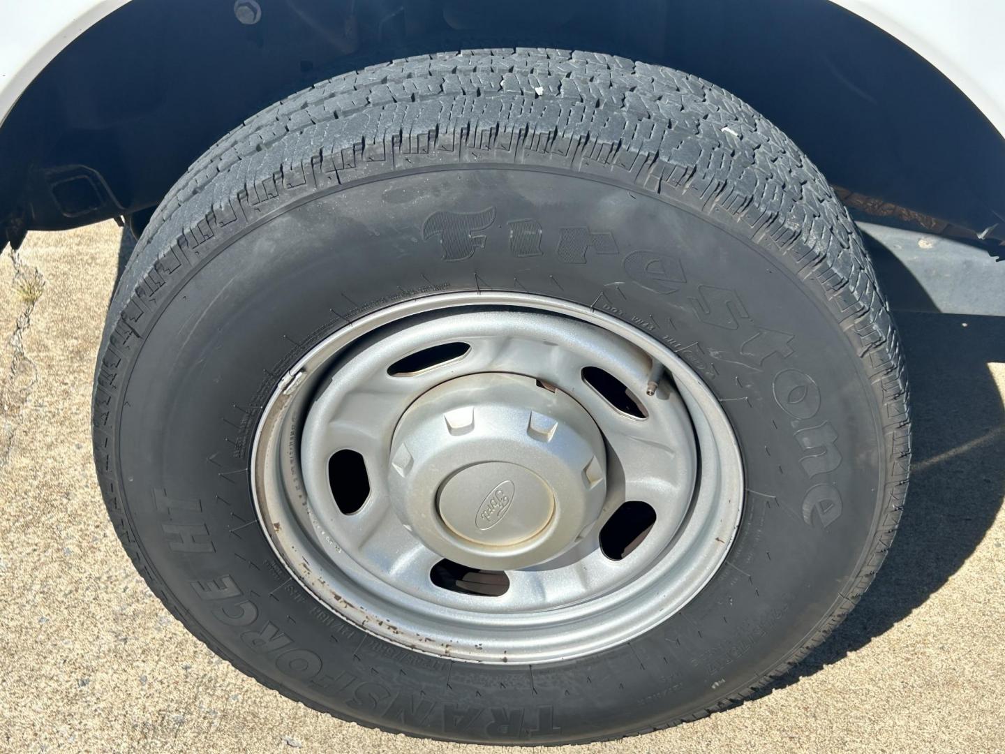 2017 White /Gray Ford F-250 SD 2WD (1FDBF2A67HE) with an 6.2L V8 OHV 16V engine, 6A transmission, located at 17760 Hwy 62, Morris, OK, 74445, (918) 733-4887, 35.609104, -95.877060 - 2017 FORD F250 TOOL BED SD 2WD WITH 6.2L V8 ENIGINE. THIS FEATURES KEYLESS ENTRY, POWER LOCKS, POWER WINDOWS,POWER MIRRORS, CLOTH INTERIOR, MANUAL SEATS, AM/FM RADIO, AUX PORT, TRACTION CONTROL, TOOL BED AND TRAILER HITCH. TIRES 245/75R17 AND ONLY 145,448 MILES. THIS IS A BI-FUEL SYSTEM THAT RUNS ON - Photo#24