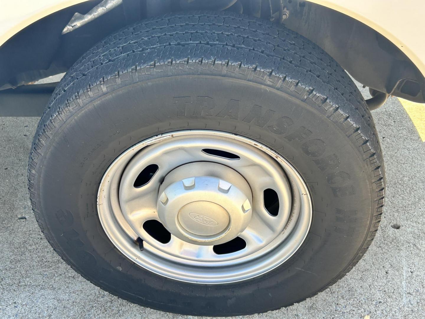 2017 White /Gray Ford F-250 SD 2WD (1FDBF2A67HE) with an 6.2L V8 OHV 16V engine, 6A transmission, located at 17760 Hwy 62, Morris, OK, 74445, (918) 733-4887, 35.609104, -95.877060 - 2017 FORD F250 TOOL BED SD 2WD WITH 6.2L V8 ENIGINE. THIS FEATURES KEYLESS ENTRY, POWER LOCKS, POWER WINDOWS,POWER MIRRORS, CLOTH INTERIOR, MANUAL SEATS, AM/FM RADIO, AUX PORT, TRACTION CONTROL, TOOL BED AND TRAILER HITCH. TIRES 245/75R17 AND ONLY 145,448 MILES. THIS IS A BI-FUEL SYSTEM THAT RUNS ON - Photo#25