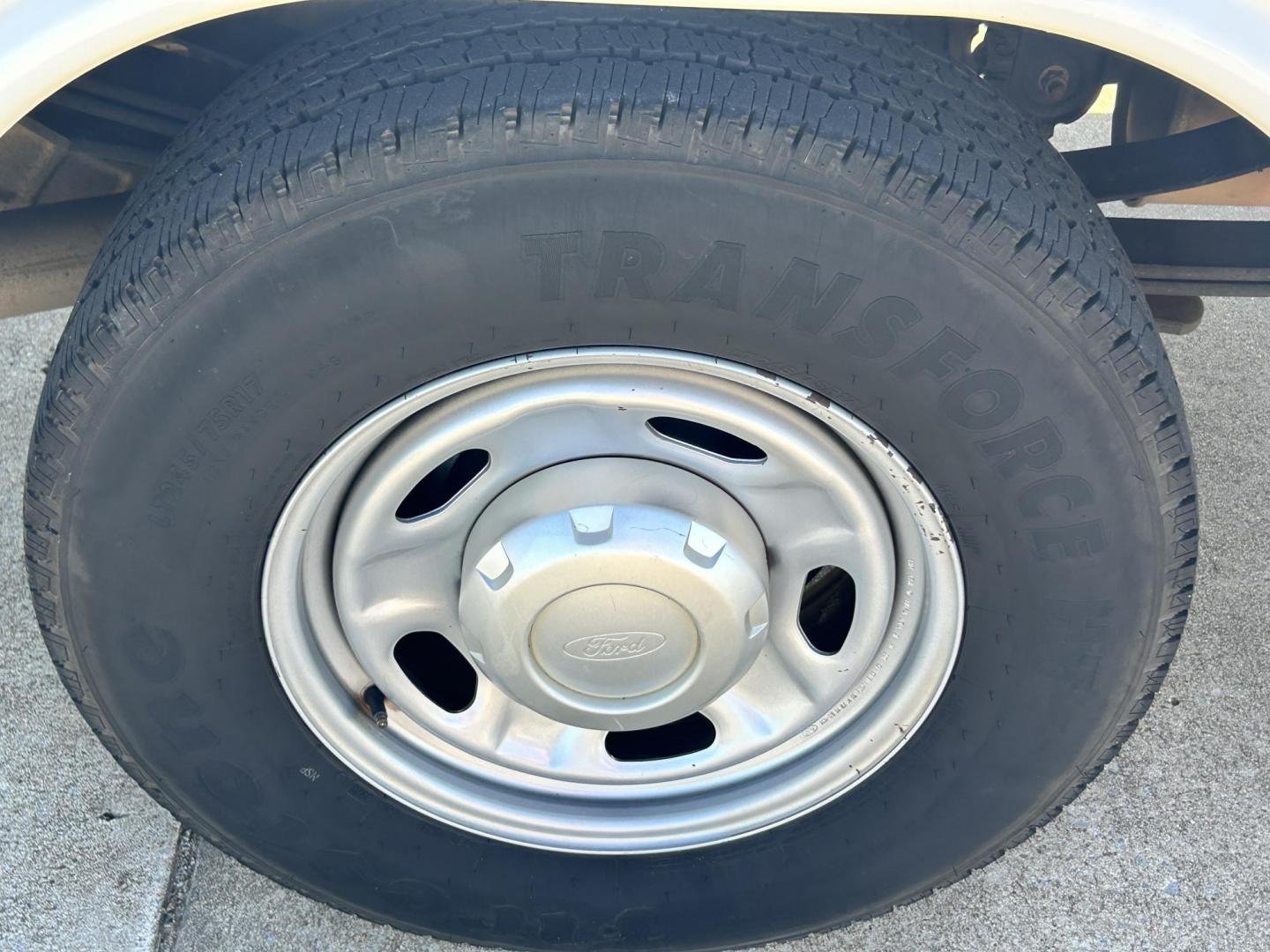 2017 White /Gray Ford F-250 SD 2WD (1FDBF2A67HE) with an 6.2L V8 OHV 16V engine, 6A transmission, located at 17760 Hwy 62, Morris, OK, 74445, (918) 733-4887, 35.609104, -95.877060 - 2017 FORD F250 TOOL BED SD 2WD WITH 6.2L V8 ENIGINE. THIS FEATURES KEYLESS ENTRY, POWER LOCKS, POWER WINDOWS,POWER MIRRORS, CLOTH INTERIOR, MANUAL SEATS, AM/FM RADIO, AUX PORT, TRACTION CONTROL, TOOL BED AND TRAILER HITCH. TIRES 245/75R17 AND ONLY 145,448 MILES. THIS IS A BI-FUEL SYSTEM THAT RUNS ON - Photo#26