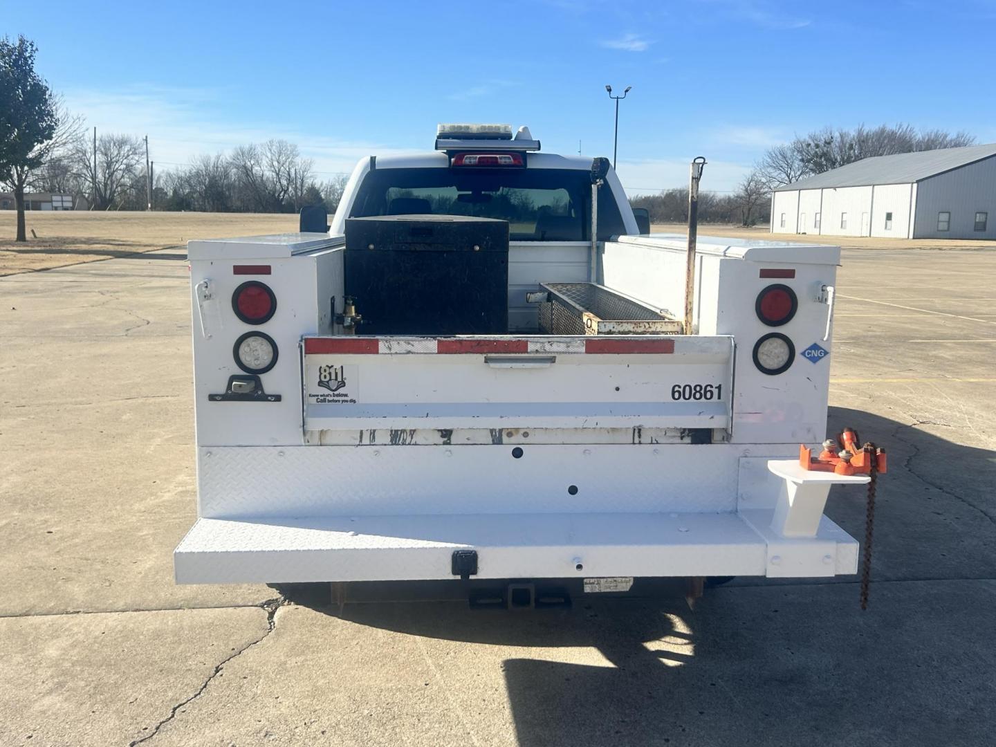 2017 White /Gray Chevrolet Silverado 2500HD (1GC2KUEG6HZ) with an 6.0L V8 OHV 16V FFV engine, 6A transmission, located at 17760 Hwy 62, Morris, OK, 74445, (918) 733-4887, 35.609104, -95.877060 - 2017 CHEVY SILVERADO 2500 HD 4WD BI-FUEL SYSTEM THAT RUNS ON CNG OR GASOLINE WITH 6.0L V8 ENIGINE. IT FEATURES POWER LOCKS, POWER WINDOWS, MANUAL SEATS, LEATHER INTERIOR, CRUSIE CONTROL, TRACTION CONTROL, TRAILER BRAKES, AM/FM RADIO, NO BACK SEAT HAS OPEN TOOL BOX, TOOL BED, AND RIDGID PIPE VISE. ON - Photo#5
