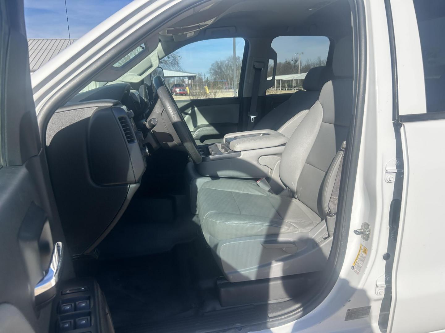 2017 White /Gray Chevrolet Silverado 2500HD (1GC2KUEG6HZ) with an 6.0L V8 OHV 16V FFV engine, 6A transmission, located at 17760 Hwy 62, Morris, OK, 74445, (918) 733-4887, 35.609104, -95.877060 - 2017 CHEVY SILVERADO 2500 HD 4WD BI-FUEL SYSTEM THAT RUNS ON CNG OR GASOLINE WITH 6.0L V8 ENIGINE. IT FEATURES POWER LOCKS, POWER WINDOWS, MANUAL SEATS, LEATHER INTERIOR, CRUSIE CONTROL, TRACTION CONTROL, TRAILER BRAKES, AM/FM RADIO, NO BACK SEAT HAS OPEN TOOL BOX, TOOL BED, AND RIDGID PIPE VISE. ON - Photo#8