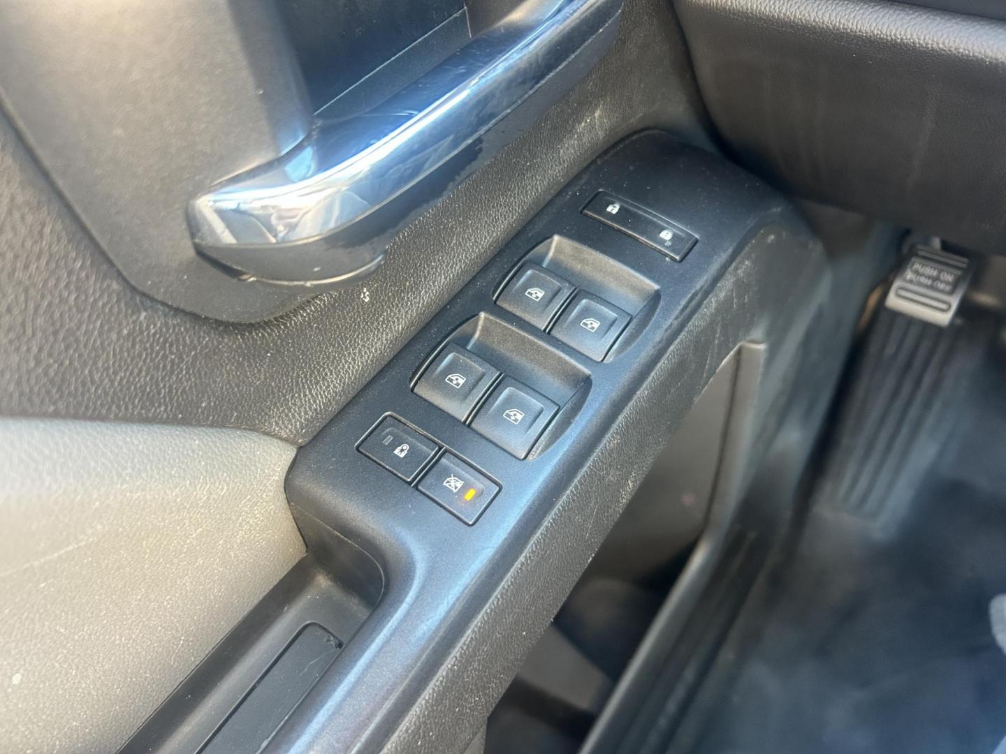 2017 White /Gray Chevrolet Silverado 2500HD (1GC2KUEG6HZ) with an 6.0L V8 OHV 16V FFV engine, 6A transmission, located at 17760 Hwy 62, Morris, OK, 74445, (918) 733-4887, 35.609104, -95.877060 - 2017 CHEVY SILVERADO 2500 HD 4WD BI-FUEL SYSTEM THAT RUNS ON CNG OR GASOLINE WITH 6.0L V8 ENIGINE. IT FEATURES POWER LOCKS, POWER WINDOWS, MANUAL SEATS, LEATHER INTERIOR, CRUSIE CONTROL, TRACTION CONTROL, TRAILER BRAKES, AM/FM RADIO, NO BACK SEAT HAS OPEN TOOL BOX, TOOL BED, AND RIDGID PIPE VISE. ON - Photo#9