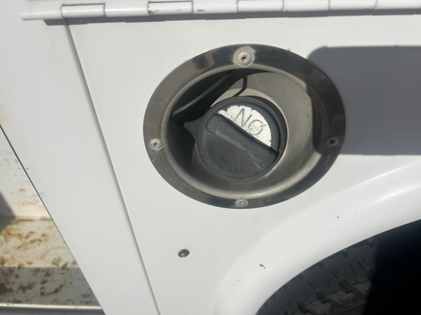 2017 White /Gray Chevrolet Silverado 2500HD (1GC2KUEG6HZ) with an 6.0L V8 OHV 16V FFV engine, 6A transmission, located at 17760 Hwy 62, Morris, OK, 74445, (918) 733-4887, 35.609104, -95.877060 - 2017 CHEVY SILVERADO 2500 HD 4WD BI-FUEL SYSTEM THAT RUNS ON CNG OR GASOLINE WITH 6.0L V8 ENIGINE. IT FEATURES POWER LOCKS, POWER WINDOWS, MANUAL SEATS, LEATHER INTERIOR, CRUSIE CONTROL, TRACTION CONTROL, TRAILER BRAKES, AM/FM RADIO, NO BACK SEAT HAS OPEN TOOL BOX, TOOL BED, AND RIDGID PIPE VISE. ON - Photo#20