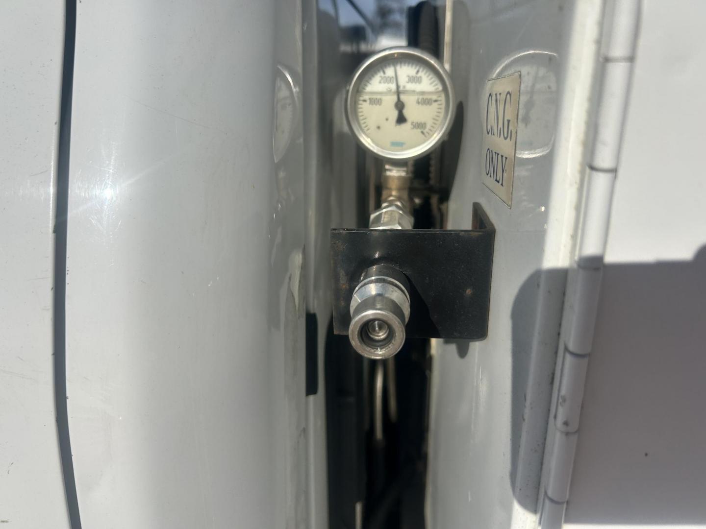 2017 White /Gray Chevrolet Silverado 2500HD (1GC2KUEG6HZ) with an 6.0L V8 OHV 16V FFV engine, 6A transmission, located at 17760 Hwy 62, Morris, OK, 74445, (918) 733-4887, 35.609104, -95.877060 - 2017 CHEVY SILVERADO 2500 HD 4WD BI-FUEL SYSTEM THAT RUNS ON CNG OR GASOLINE WITH 6.0L V8 ENIGINE. IT FEATURES POWER LOCKS, POWER WINDOWS, MANUAL SEATS, LEATHER INTERIOR, CRUSIE CONTROL, TRACTION CONTROL, TRAILER BRAKES, AM/FM RADIO, NO BACK SEAT HAS OPEN TOOL BOX, TOOL BED, AND RIDGID PIPE VISE. ON - Photo#21