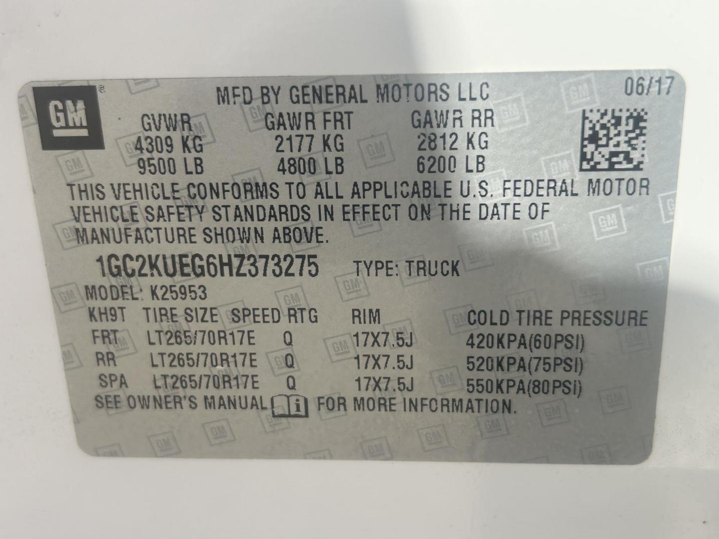 2017 White /Gray Chevrolet Silverado 2500HD (1GC2KUEG6HZ) with an 6.0L V8 OHV 16V FFV engine, 6A transmission, located at 17760 Hwy 62, Morris, OK, 74445, (918) 733-4887, 35.609104, -95.877060 - 2017 CHEVY SILVERADO 2500 HD 4WD BI-FUEL SYSTEM THAT RUNS ON CNG OR GASOLINE WITH 6.0L V8 ENIGINE. IT FEATURES POWER LOCKS, POWER WINDOWS, MANUAL SEATS, LEATHER INTERIOR, CRUSIE CONTROL, TRACTION CONTROL, TRAILER BRAKES, AM/FM RADIO, NO BACK SEAT HAS OPEN TOOL BOX, TOOL BED, AND RIDGID PIPE VISE. ON - Photo#30