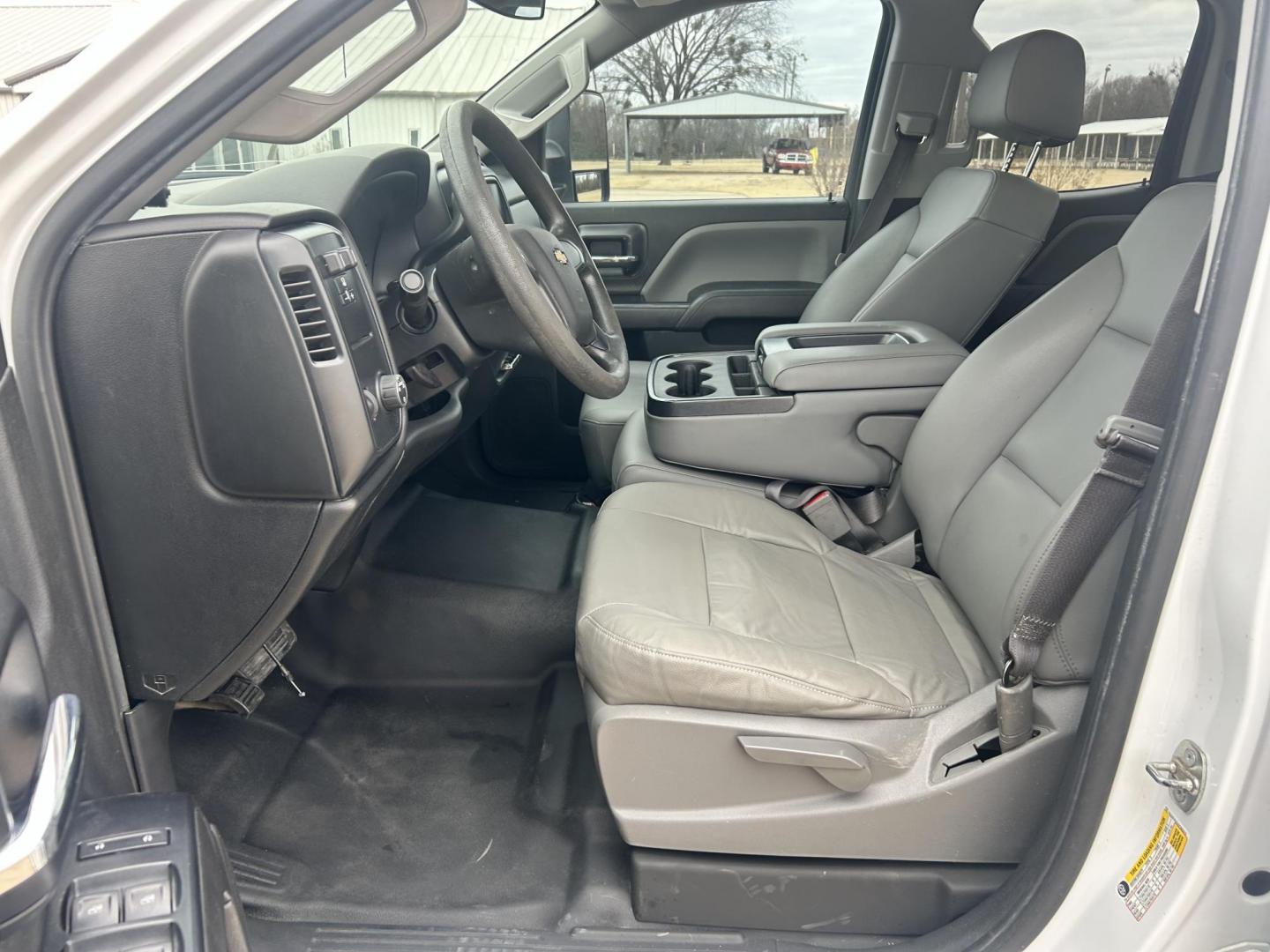 2017 White /Gray Chevrolet Silverado 2500HD 2500 HD (1GC2CUEG1HZ) with an 6.0L V8 OHV 16V FFV engine, 6A transmission, located at 17760 Hwy 62, Morris, OK, 74445, (918) 733-4887, 35.609104, -95.877060 - 2017 CHEVY SILVERADO 2500 HD 2WD BI-FUEL SYSTEM THAT RUNS ON CNG OR GASOLINE WITH 6.0L V8 ENIGINE. IT FEATURES POWER LOCKS, POWER WINDOWS, MANUAL SEATS, LEATHER INTERIOR, CRUSIE CONTROL, TRACTION CONTROL, TRAILER BRAKES, AM/FM RADIO, BACKUP CAMERA, NO BACK SEAT HAS OPEN TOOL BOX, AND TOOL BED.***HA - Photo#8