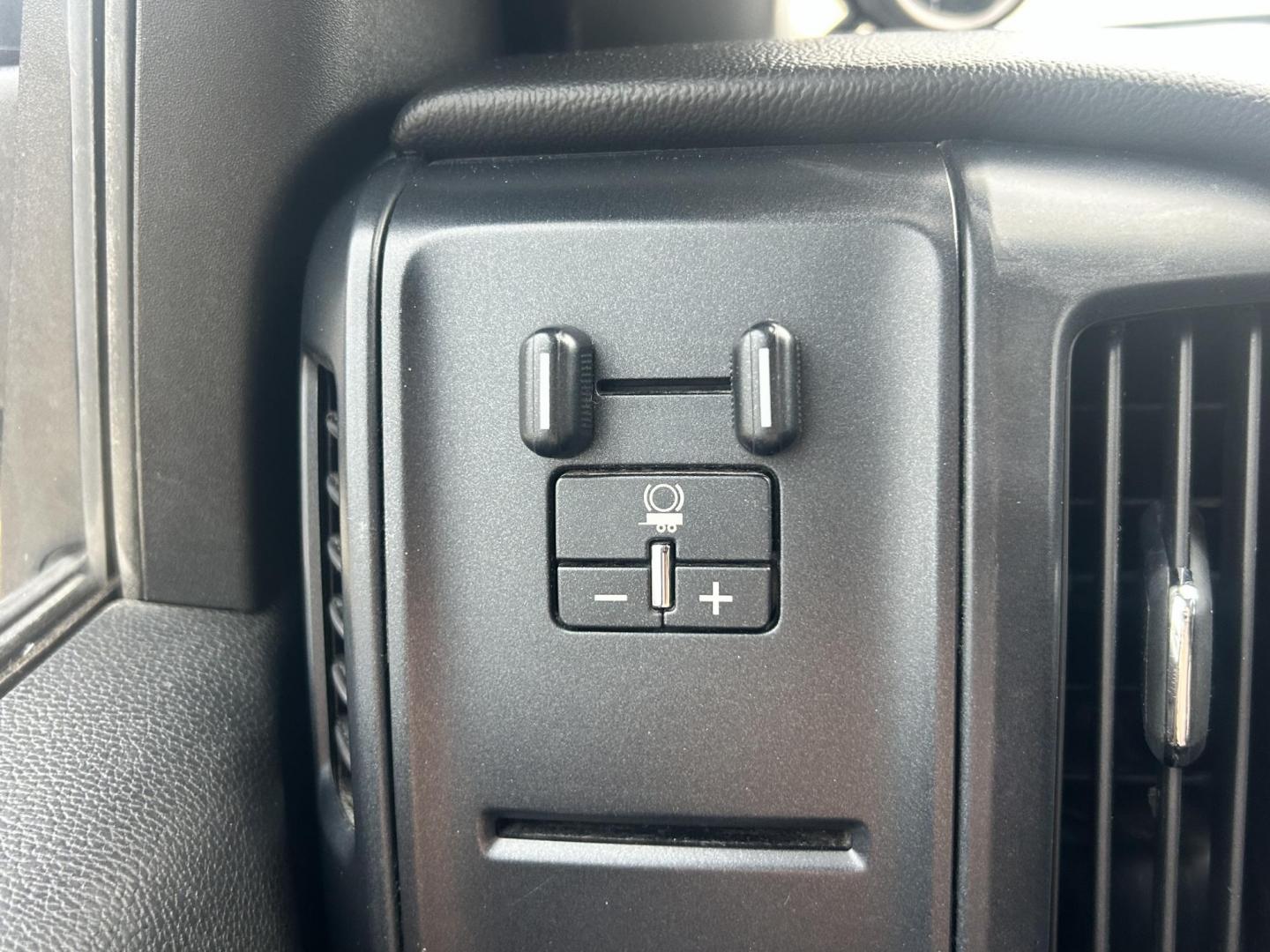 2017 White /Gray Chevrolet Silverado 2500HD 2500 HD (1GC2CUEG1HZ) with an 6.0L V8 OHV 16V FFV engine, 6A transmission, located at 17760 Hwy 62, Morris, OK, 74445, (918) 733-4887, 35.609104, -95.877060 - 2017 CHEVY SILVERADO 2500 HD 2WD BI-FUEL SYSTEM THAT RUNS ON CNG OR GASOLINE WITH 6.0L V8 ENIGINE. IT FEATURES POWER LOCKS, POWER WINDOWS, MANUAL SEATS, LEATHER INTERIOR, CRUSIE CONTROL, TRACTION CONTROL, TRAILER BRAKES, AM/FM RADIO, BACKUP CAMERA, NO BACK SEAT HAS OPEN TOOL BOX, AND TOOL BED.***HA - Photo#14