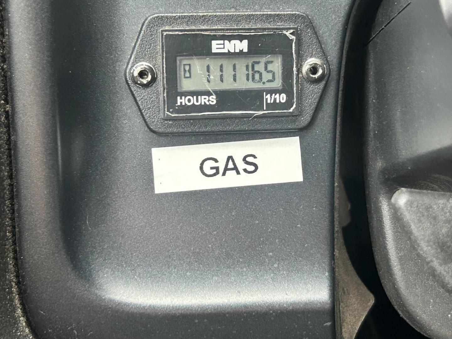 2017 White /Gray Chevrolet Silverado 2500HD 2500 HD (1GC2CUEG1HZ) with an 6.0L V8 OHV 16V FFV engine, 6A transmission, located at 17760 Hwy 62, Morris, OK, 74445, (918) 733-4887, 35.609104, -95.877060 - 2017 CHEVY SILVERADO 2500 HD 2WD BI-FUEL SYSTEM THAT RUNS ON CNG OR GASOLINE WITH 6.0L V8 ENIGINE. IT FEATURES POWER LOCKS, POWER WINDOWS, MANUAL SEATS, LEATHER INTERIOR, CRUSIE CONTROL, TRACTION CONTROL, TRAILER BRAKES, AM/FM RADIO, BACKUP CAMERA, NO BACK SEAT HAS OPEN TOOL BOX, AND TOOL BED.***HA - Photo#16