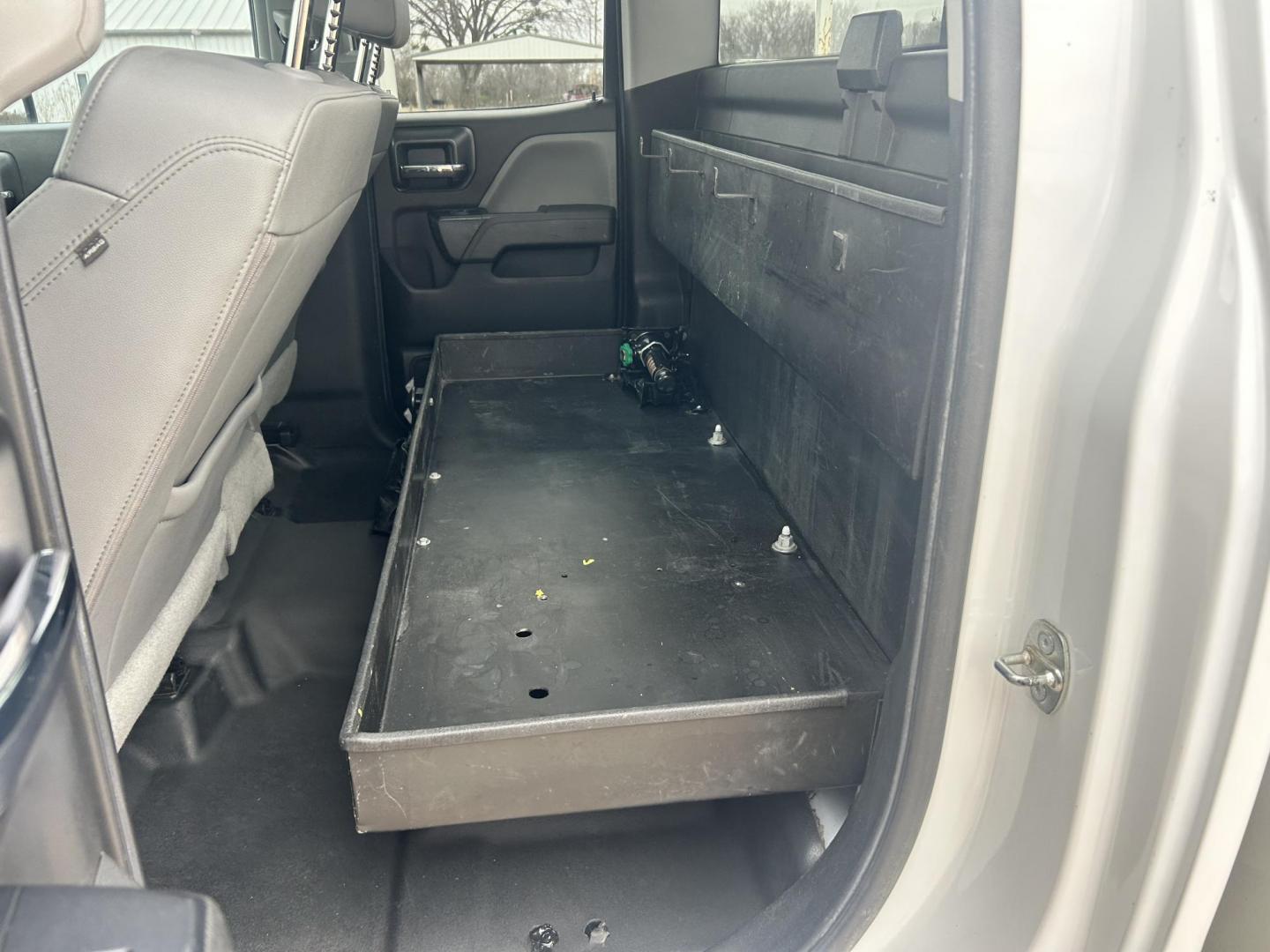 2017 White /Gray Chevrolet Silverado 2500HD 2500 HD (1GC2CUEG1HZ) with an 6.0L V8 OHV 16V FFV engine, 6A transmission, located at 17760 Hwy 62, Morris, OK, 74445, (918) 733-4887, 35.609104, -95.877060 - 2017 CHEVY SILVERADO 2500 HD 2WD BI-FUEL SYSTEM THAT RUNS ON CNG OR GASOLINE WITH 6.0L V8 ENIGINE. IT FEATURES POWER LOCKS, POWER WINDOWS, MANUAL SEATS, LEATHER INTERIOR, CRUSIE CONTROL, TRACTION CONTROL, TRAILER BRAKES, AM/FM RADIO, BACKUP CAMERA, NO BACK SEAT HAS OPEN TOOL BOX, AND TOOL BED.***HA - Photo#17