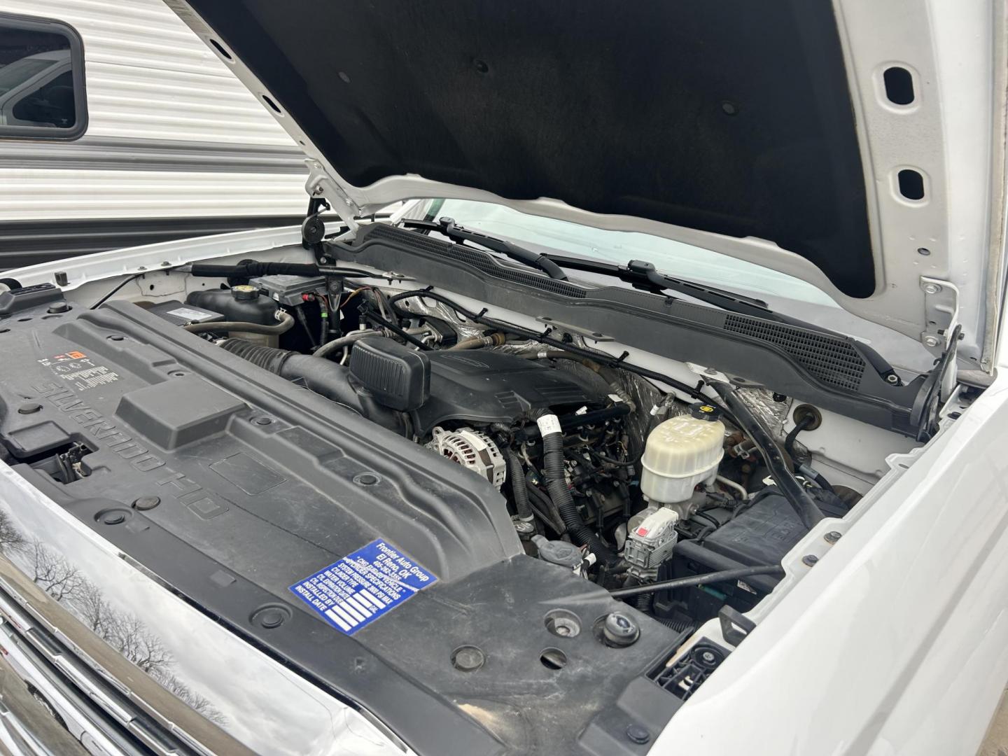 2017 White /Gray Chevrolet Silverado 2500HD 2500 HD (1GC2CUEG1HZ) with an 6.0L V8 OHV 16V FFV engine, 6A transmission, located at 17760 Hwy 62, Morris, OK, 74445, (918) 733-4887, 35.609104, -95.877060 - 2017 CHEVY SILVERADO 2500 HD 2WD BI-FUEL SYSTEM THAT RUNS ON CNG OR GASOLINE WITH 6.0L V8 ENIGINE. IT FEATURES POWER LOCKS, POWER WINDOWS, MANUAL SEATS, LEATHER INTERIOR, CRUSIE CONTROL, TRACTION CONTROL, TRAILER BRAKES, AM/FM RADIO, BACKUP CAMERA, NO BACK SEAT HAS OPEN TOOL BOX, AND TOOL BED.***HA - Photo#28