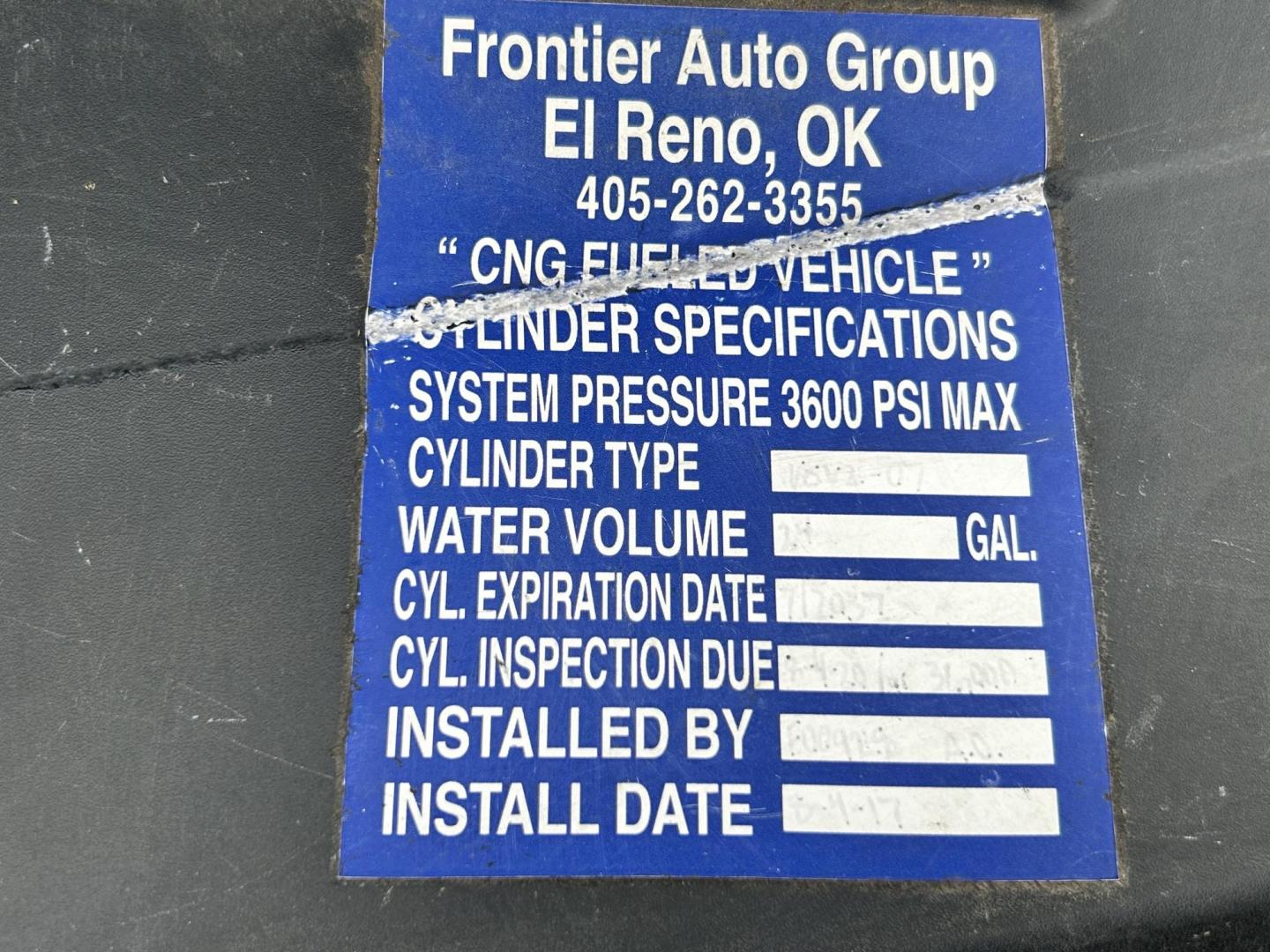 2017 White /Gray Chevrolet Silverado 2500HD 2500 HD (1GC2CUEG1HZ) with an 6.0L V8 OHV 16V FFV engine, 6A transmission, located at 17760 Hwy 62, Morris, OK, 74445, (918) 733-4887, 35.609104, -95.877060 - 2017 CHEVY SILVERADO 2500 HD 2WD BI-FUEL SYSTEM THAT RUNS ON CNG OR GASOLINE WITH 6.0L V8 ENIGINE. IT FEATURES POWER LOCKS, POWER WINDOWS, MANUAL SEATS, LEATHER INTERIOR, CRUSIE CONTROL, TRACTION CONTROL, TRAILER BRAKES, AM/FM RADIO, BACKUP CAMERA, NO BACK SEAT HAS OPEN TOOL BOX, AND TOOL BED.***HA - Photo#31