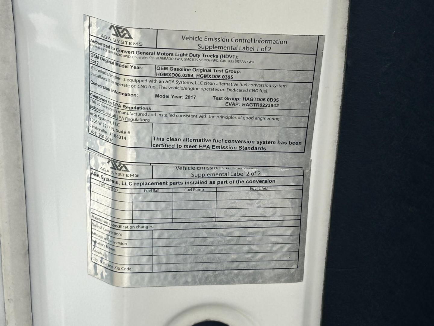 2017 White /Gray Chevrolet Silverado 2500HD 2500 HD (1GC2CUEG1HZ) with an 6.0L V8 OHV 16V FFV engine, 6A transmission, located at 17760 Hwy 62, Morris, OK, 74445, (918) 733-4887, 35.609104, -95.877060 - 2017 CHEVY SILVERADO 2500 HD 2WD BI-FUEL SYSTEM THAT RUNS ON CNG OR GASOLINE WITH 6.0L V8 ENIGINE. IT FEATURES POWER LOCKS, POWER WINDOWS, MANUAL SEATS, LEATHER INTERIOR, CRUSIE CONTROL, TRACTION CONTROL, TRAILER BRAKES, AM/FM RADIO, BACKUP CAMERA, NO BACK SEAT HAS OPEN TOOL BOX, AND TOOL BED.***HA - Photo#30